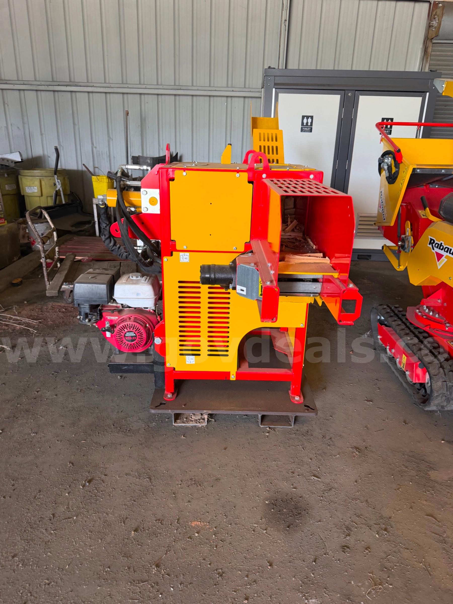 New Rabaud portable kindling making machine xyloflam 200/250 with Honda motor Rabaud 200 Government Surplus Auction - Photo #5