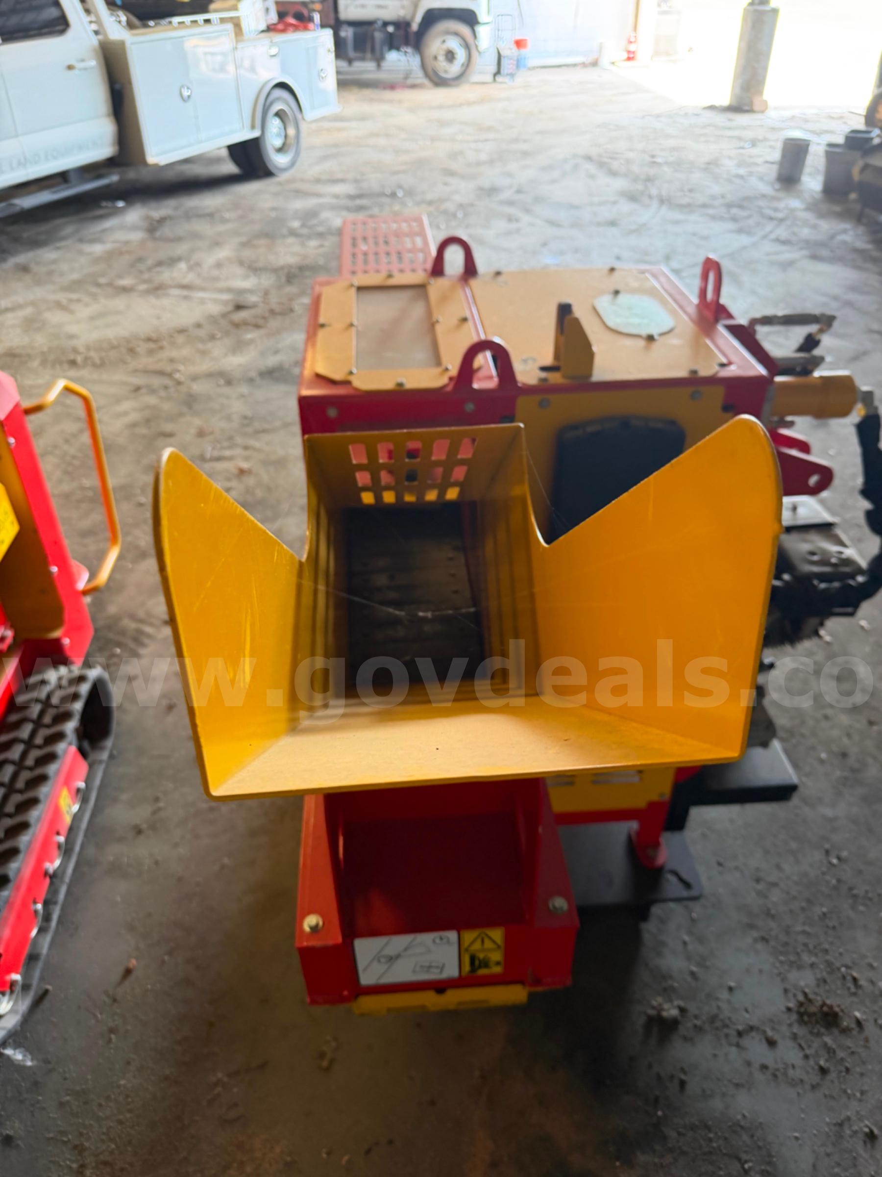 New Rabaud portable kindling making machine xyloflam 200/250 with Honda motor Rabaud 200 Government Surplus Auction - Photo #6
