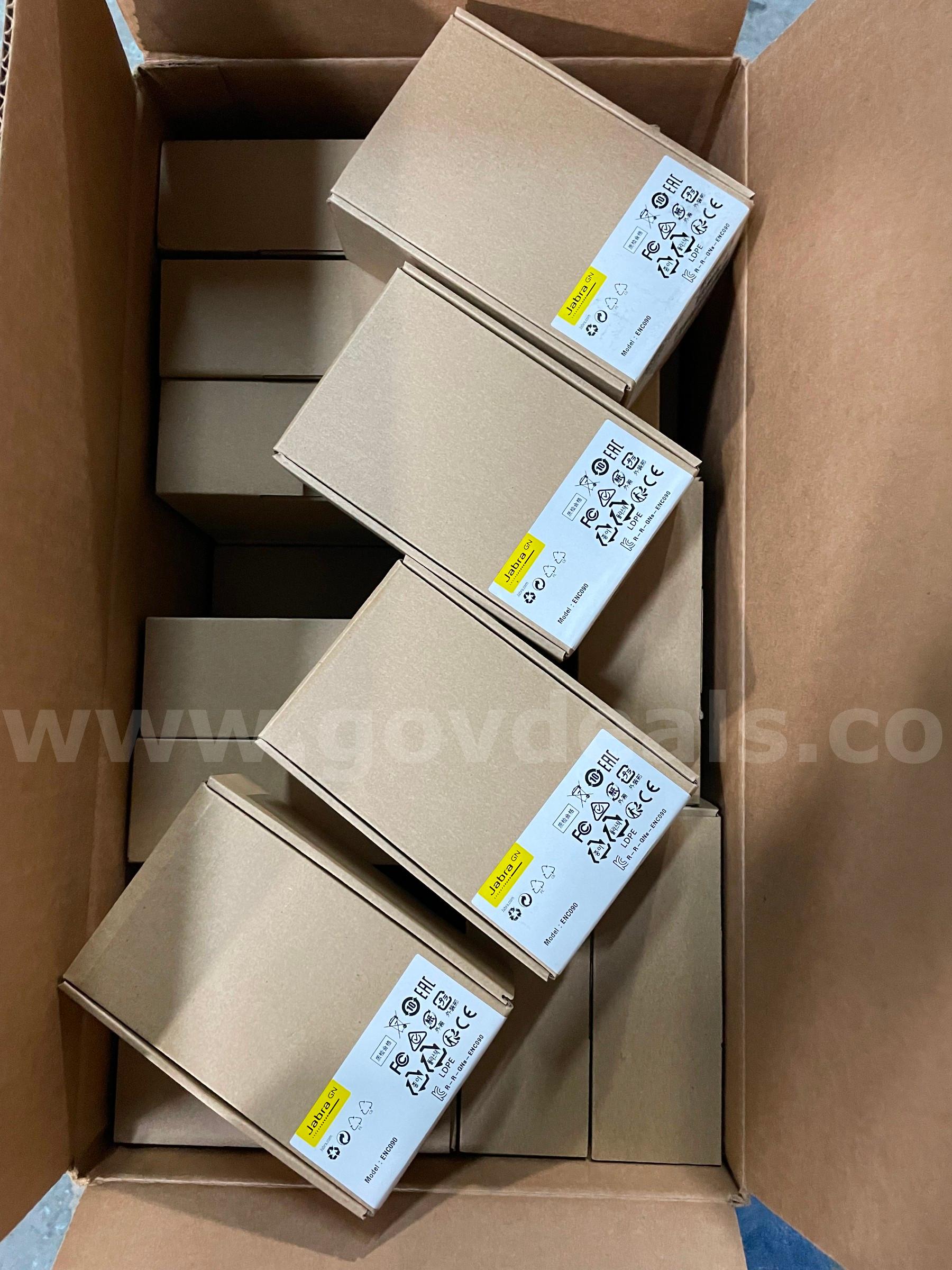 Lot of 31 – Jabra Link 950 Phone Switch USB-A & USB-C (ENC090 / 1950-79) – New  950 Government Surplus Auction - Photo #4