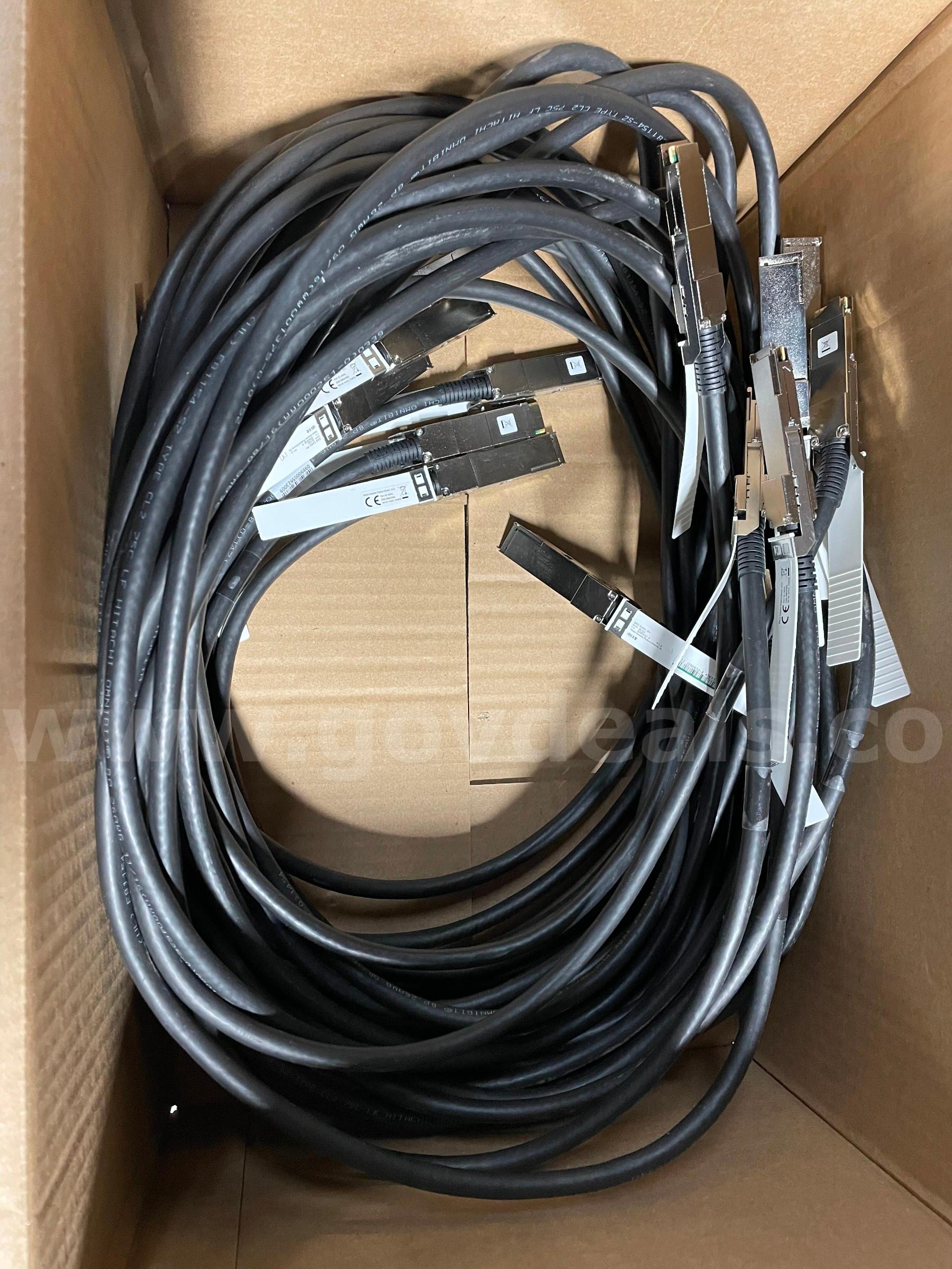 Lot of 22 Hitachi SAS Cables – 1.5m & 3m – SCQ1F / SCQ3 – Enterprise Storage Cables