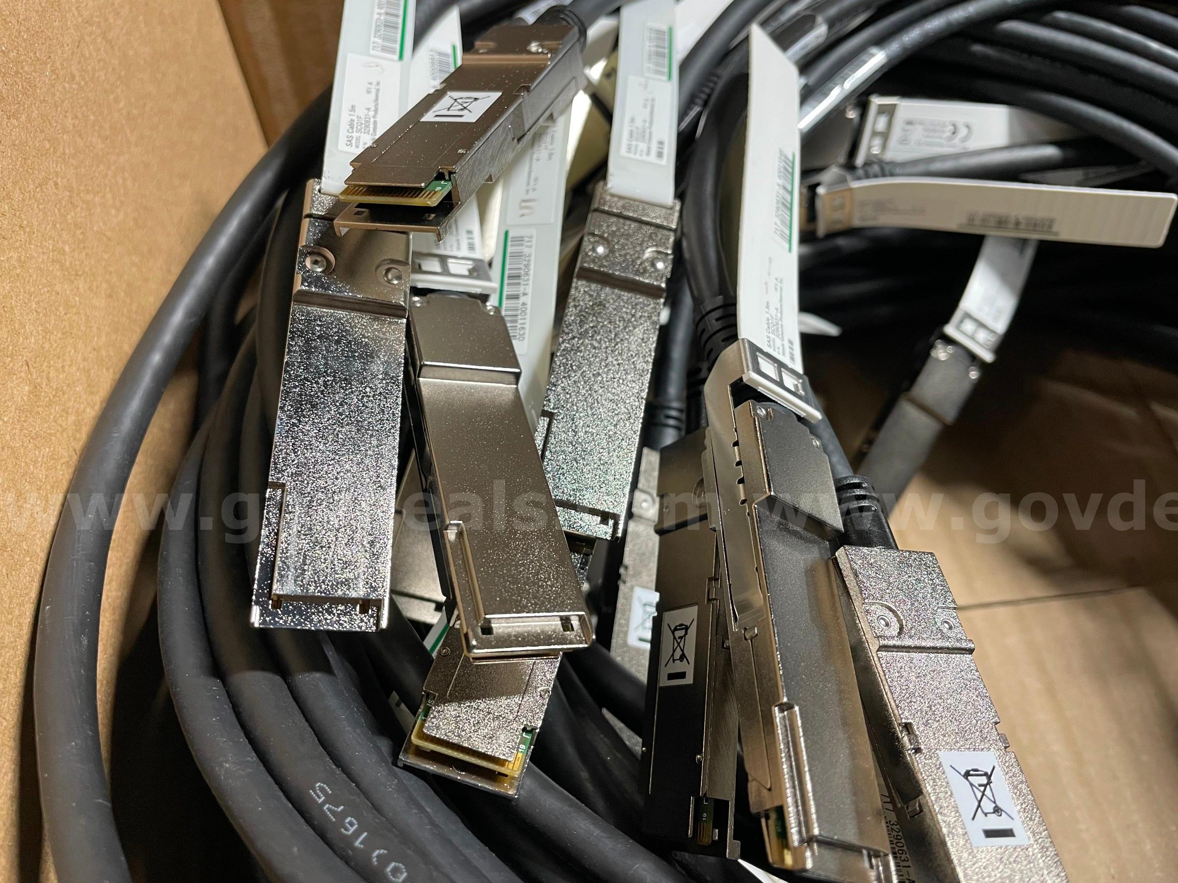Lot of 22 Hitachi SAS Cables – 1.5m & 3m – SCQ1F / SCQ3 – Enterprise Storage Cables Hitachi  Government Surplus Auction - Photo #6