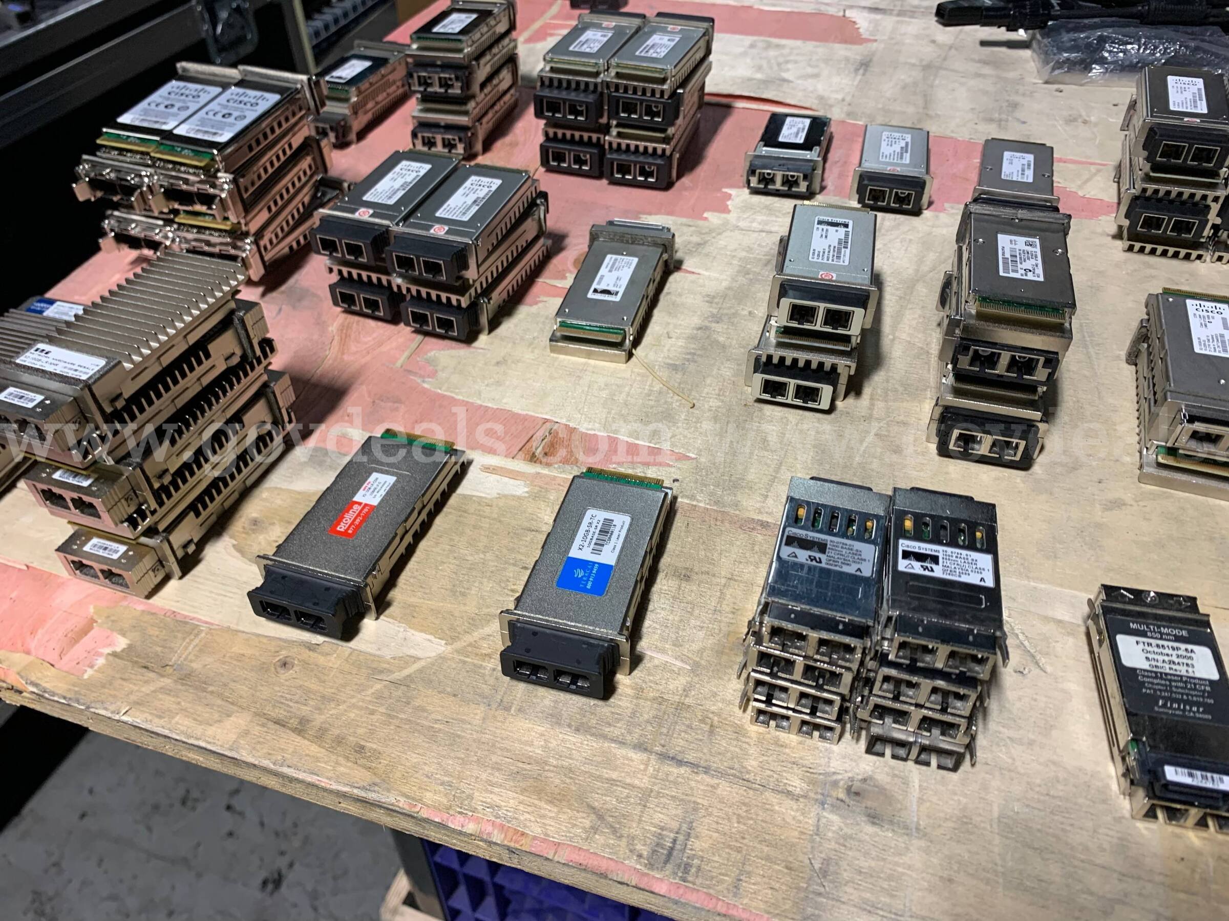 Lot of 134 Cisco X2, XENPAK & Gigabit Fiber Transceivers – SR, LR, LRM, SX & TwinGig Modules Cisco 134 Government Surplus Auction - Photo #4