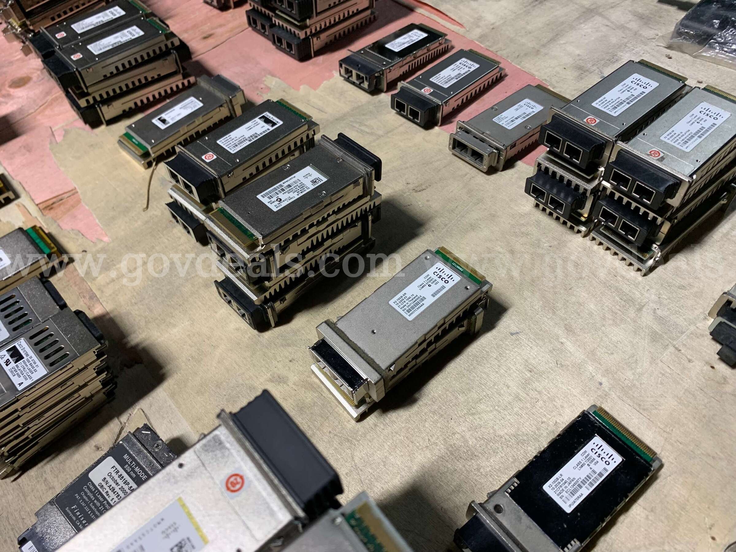 Lot of 134 Cisco X2, XENPAK & Gigabit Fiber Transceivers – SR, LR, LRM, SX & TwinGig Modules Cisco 134 Government Surplus Auction - Photo #5