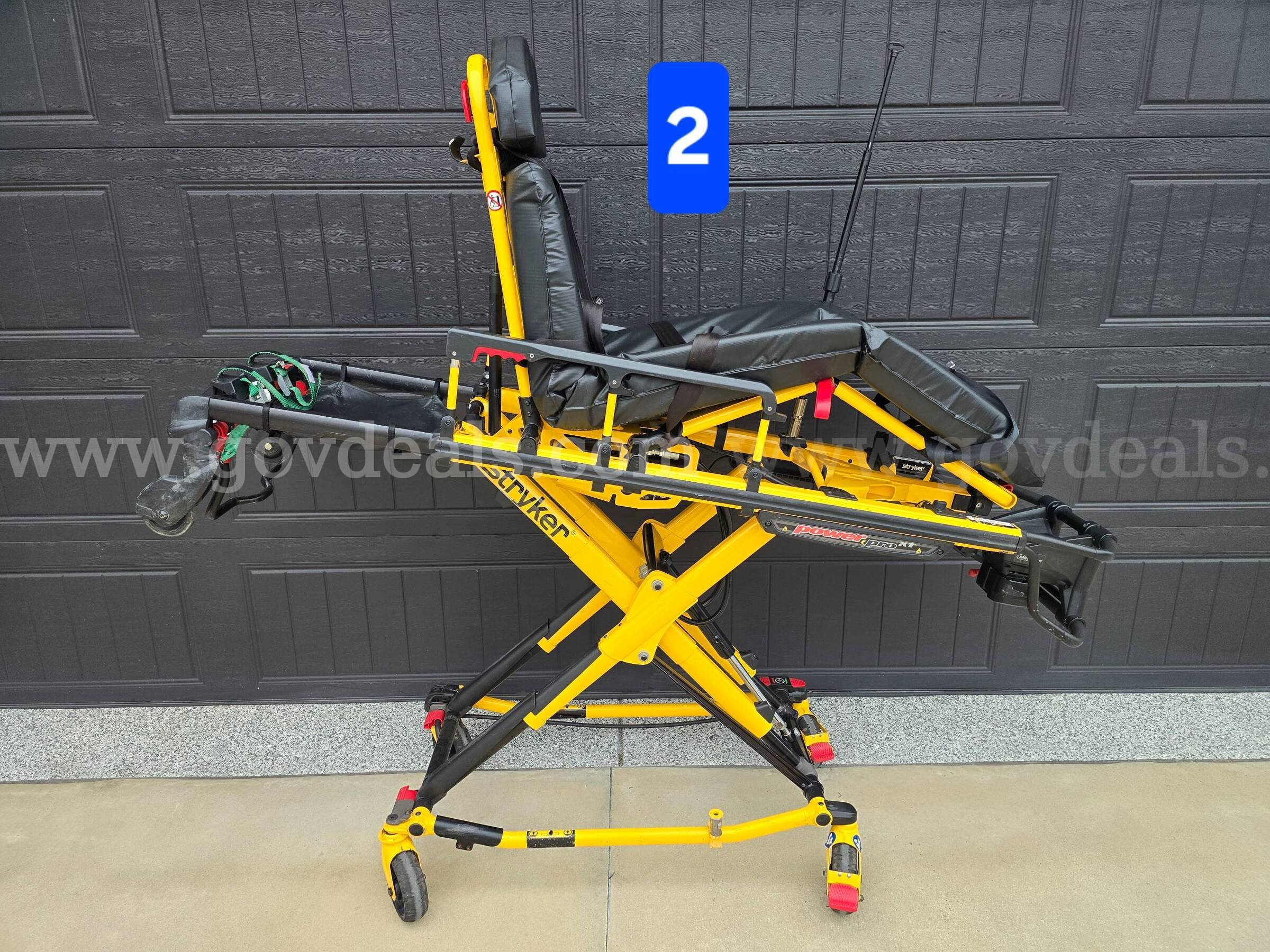 3 Stryker Power Pro XT Stretchers and 2 Stryker Evacuation Stair Chairs Stryker  Government Surplus Auction - Photo #5