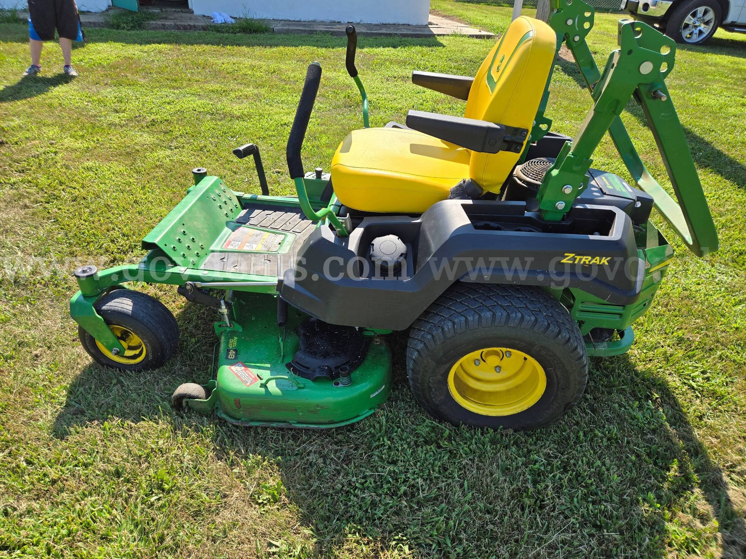 John Deere Z530M ZTrak Zero-Turn Mower John Deere Z530M Government Surplus Auction - Photo #4