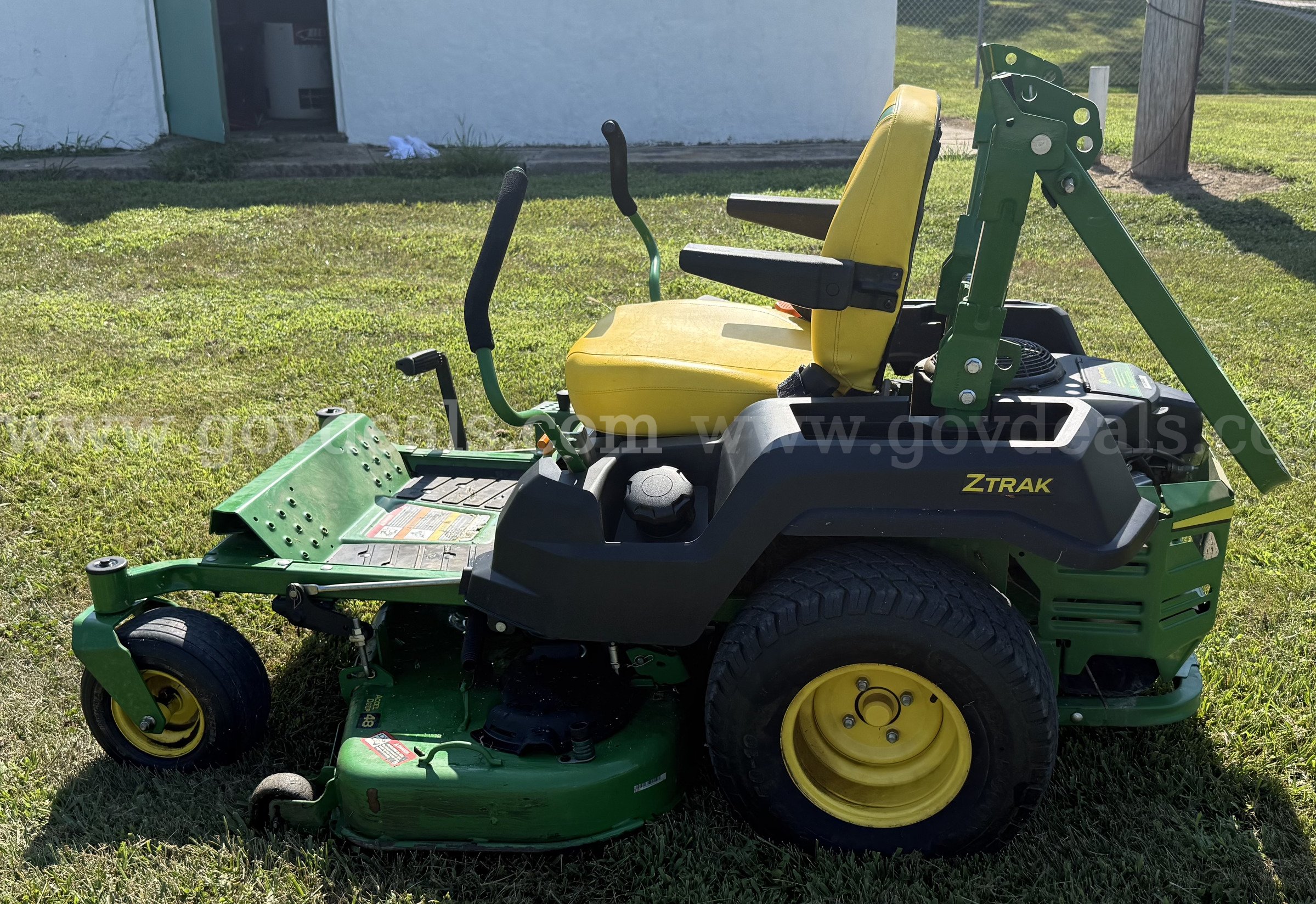 John Deere Z530M ZTrak Zero-Turn Mower John Deere Z530M Government Surplus Auction - Photo #5