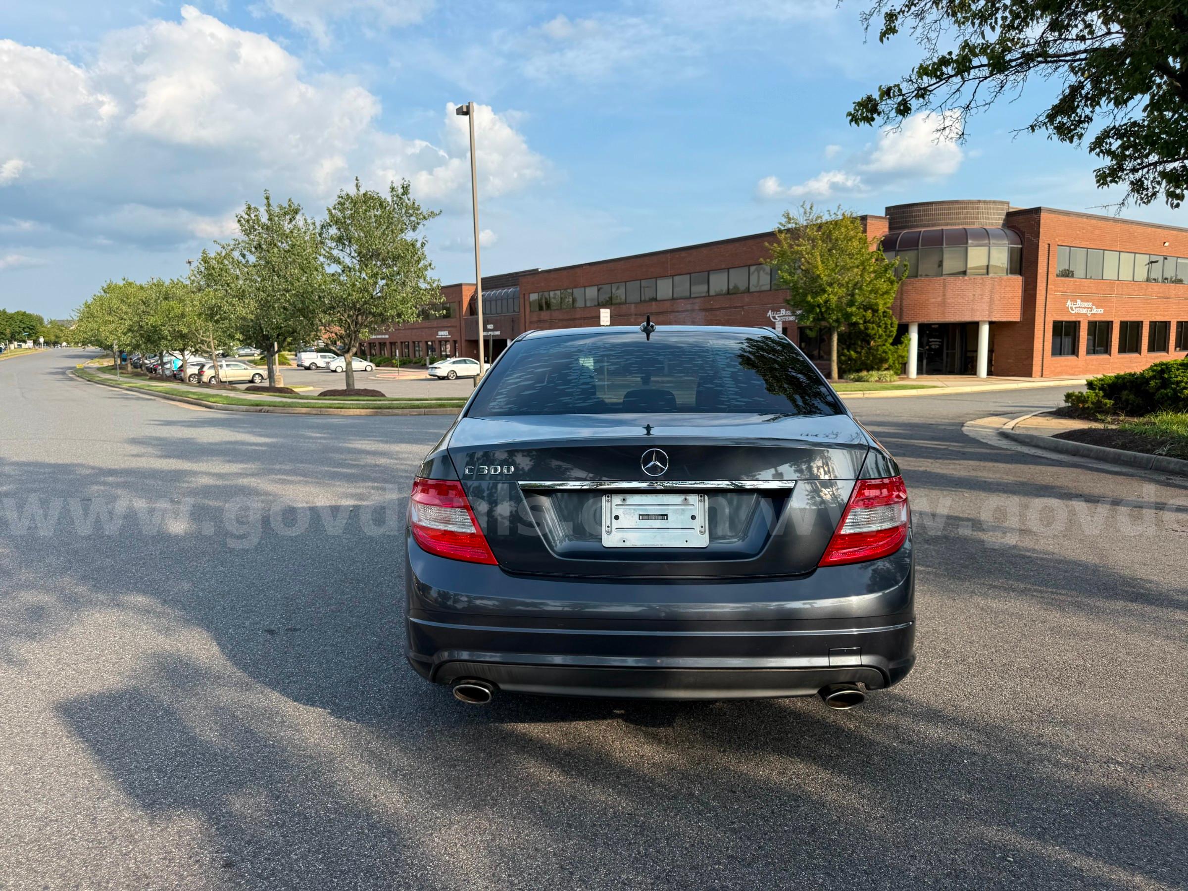 2009 Mercedes-Benz C-Class C300 Luxury Sedan Mercedes-Benz C300 Government Surplus Auction - Photo #6