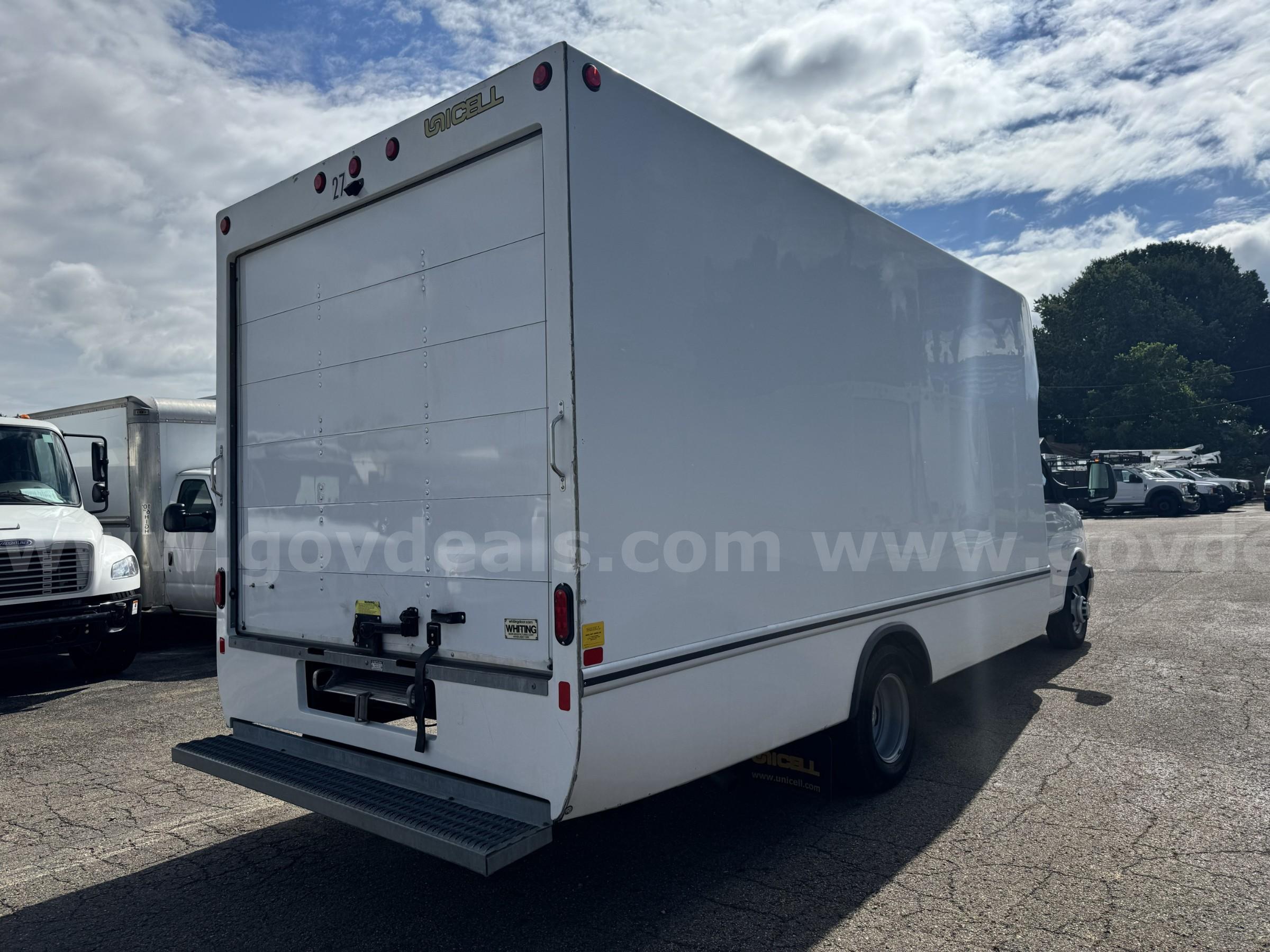 2024 Chevrolet Express Box Truck 16' with Ramp Chevrolet Express Government Surplus Auction - Photo #4