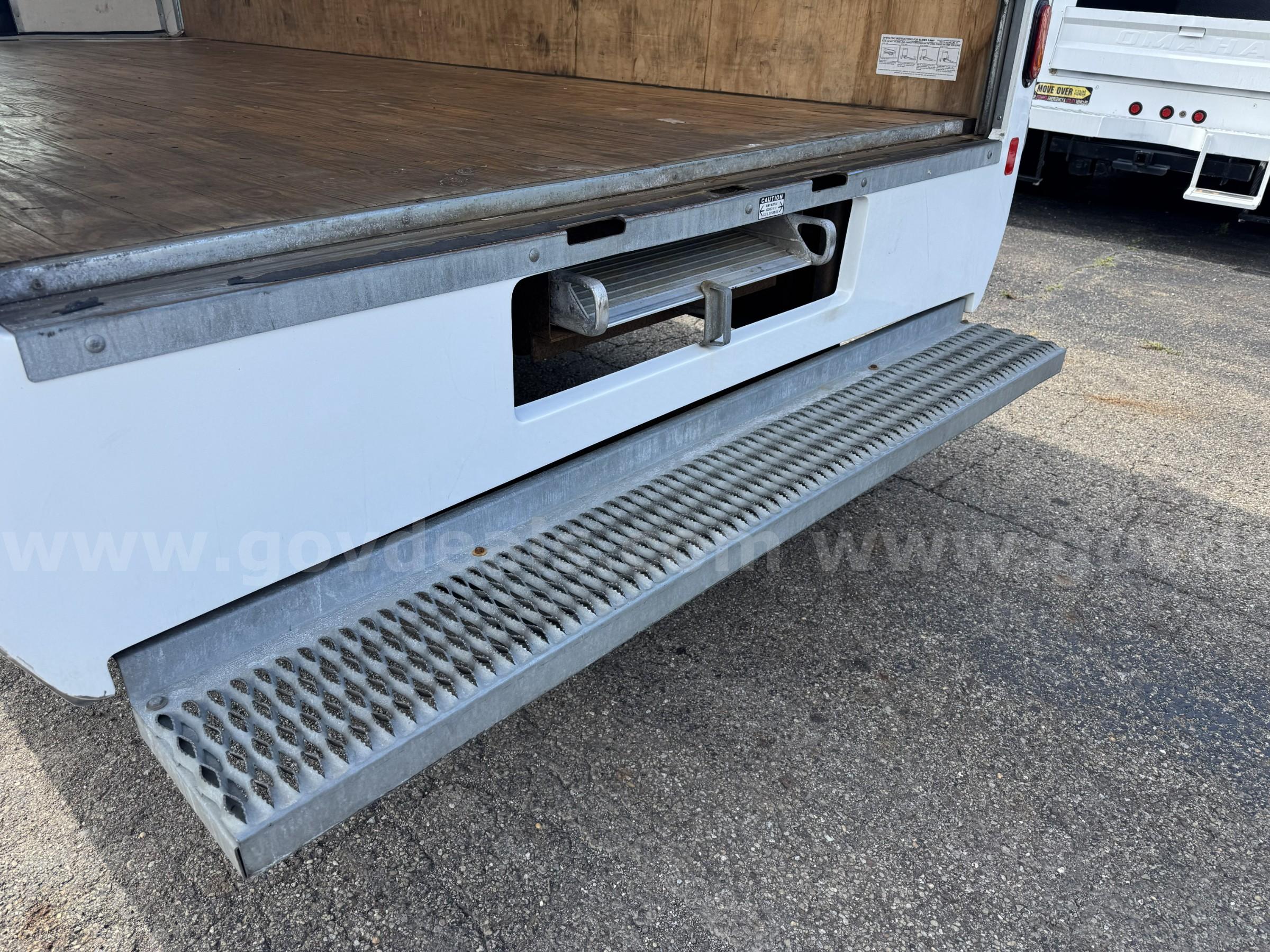 2024 Chevrolet Express Box Truck 16' with Ramp Chevrolet Express Government Surplus Auction - Photo #6