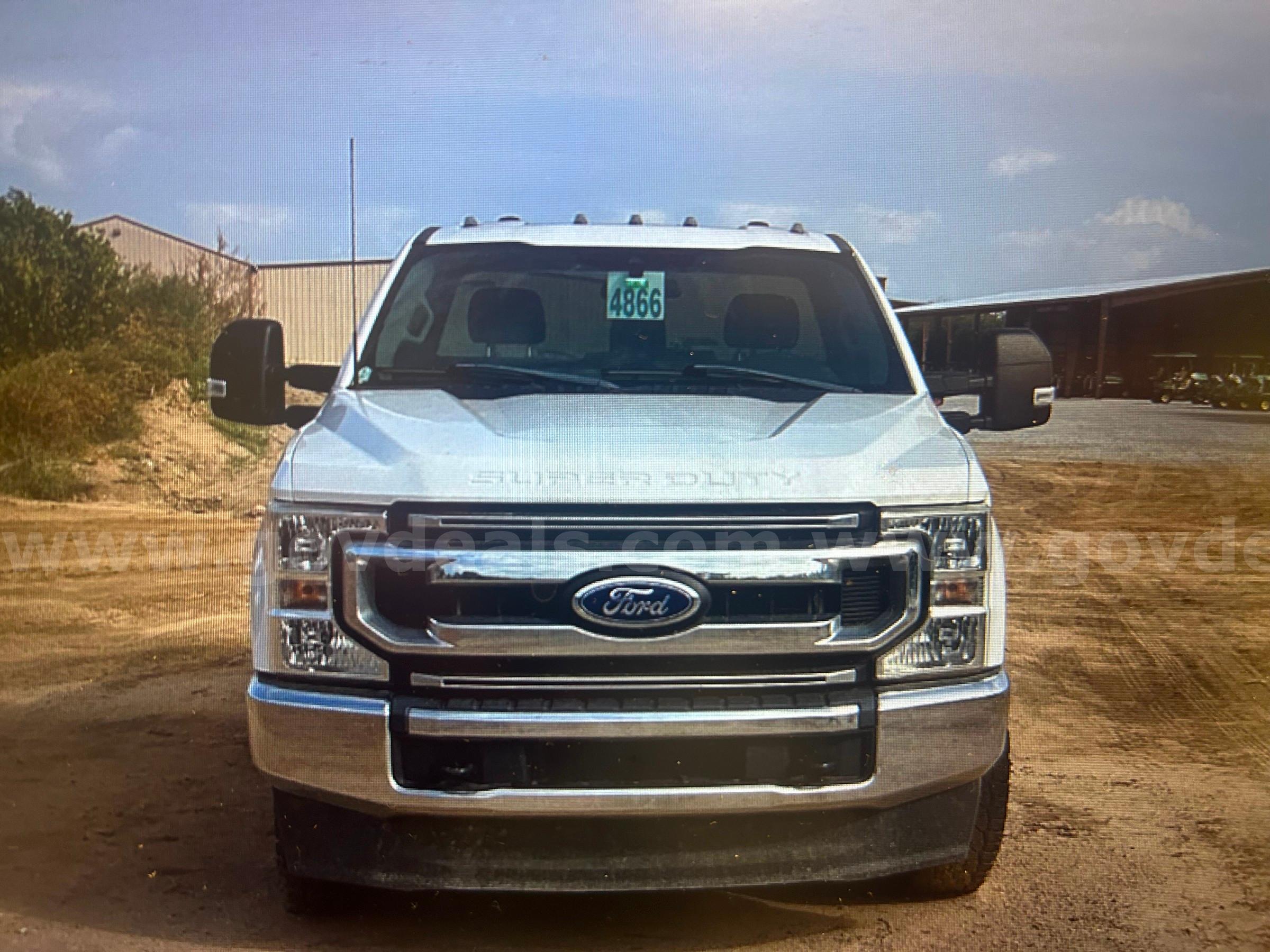 2022 Ford F-250 SD XL 4WD Ford F-250 Government Surplus Auction - Photo #4
