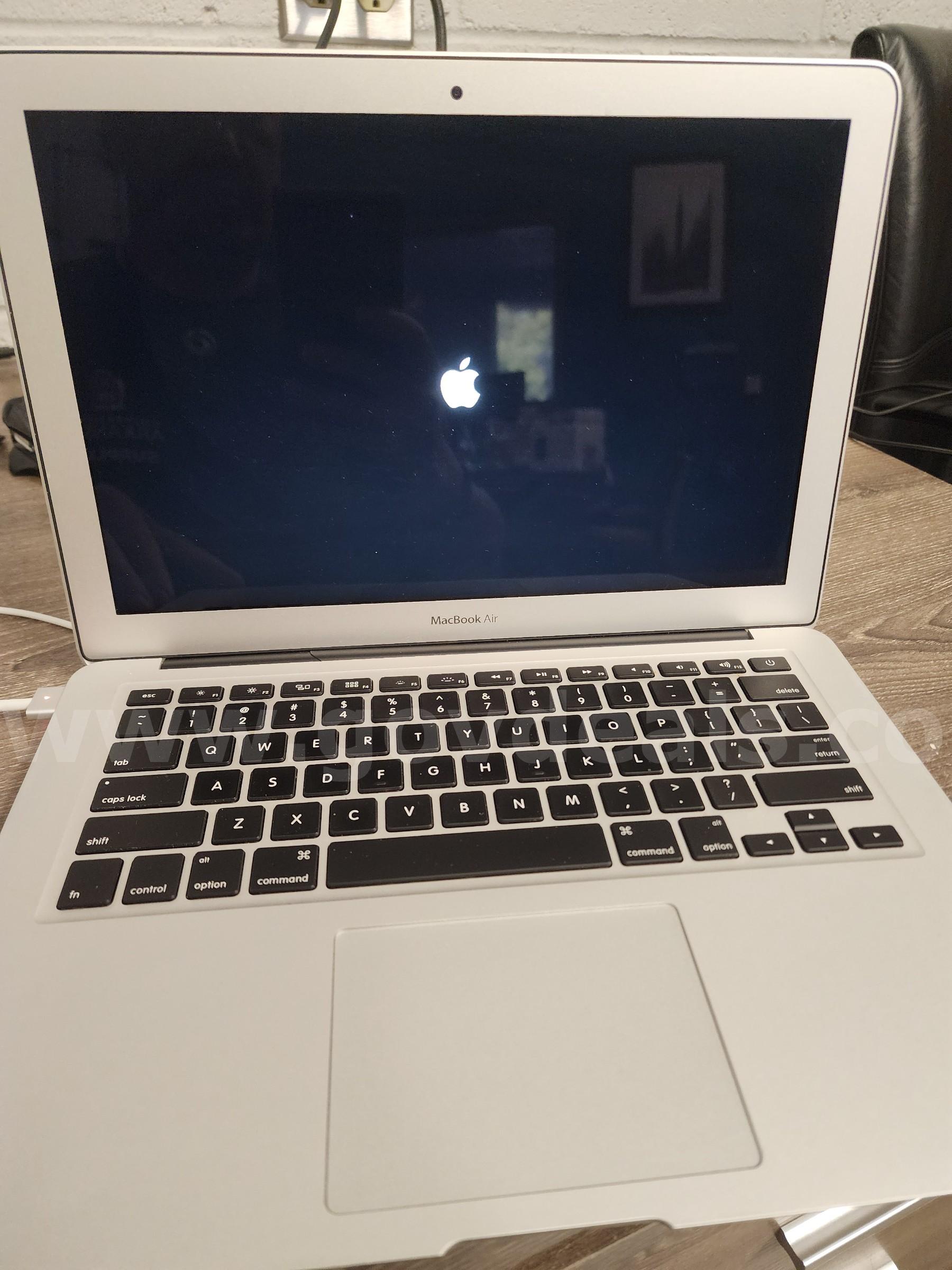 Apple MacBook Air Apple MacBook Air Government Surplus Auction - Photo #2