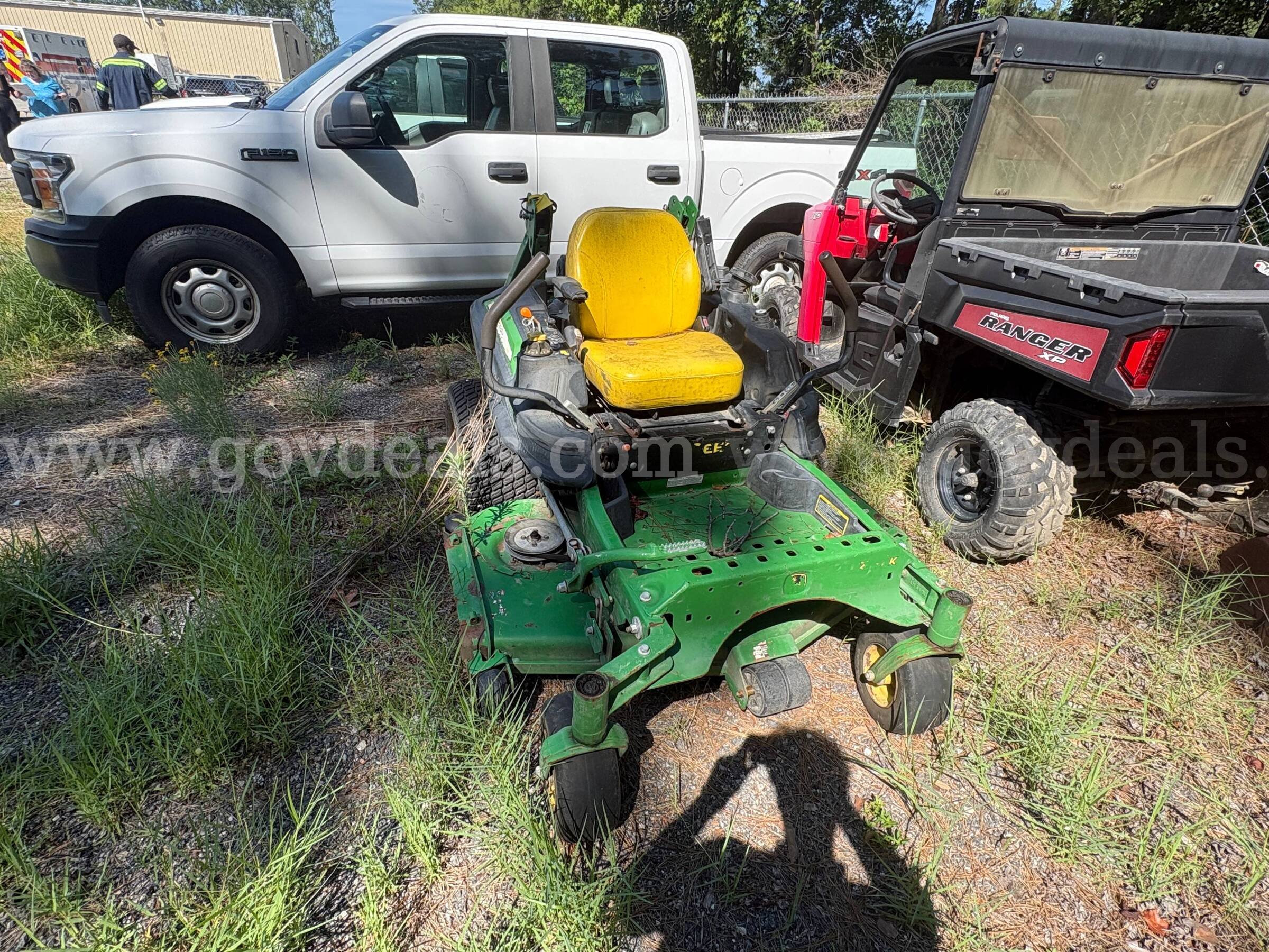 John Deere Z950M ZTRAK Mower John Deere Z950M Government Surplus Auction - Photo #2