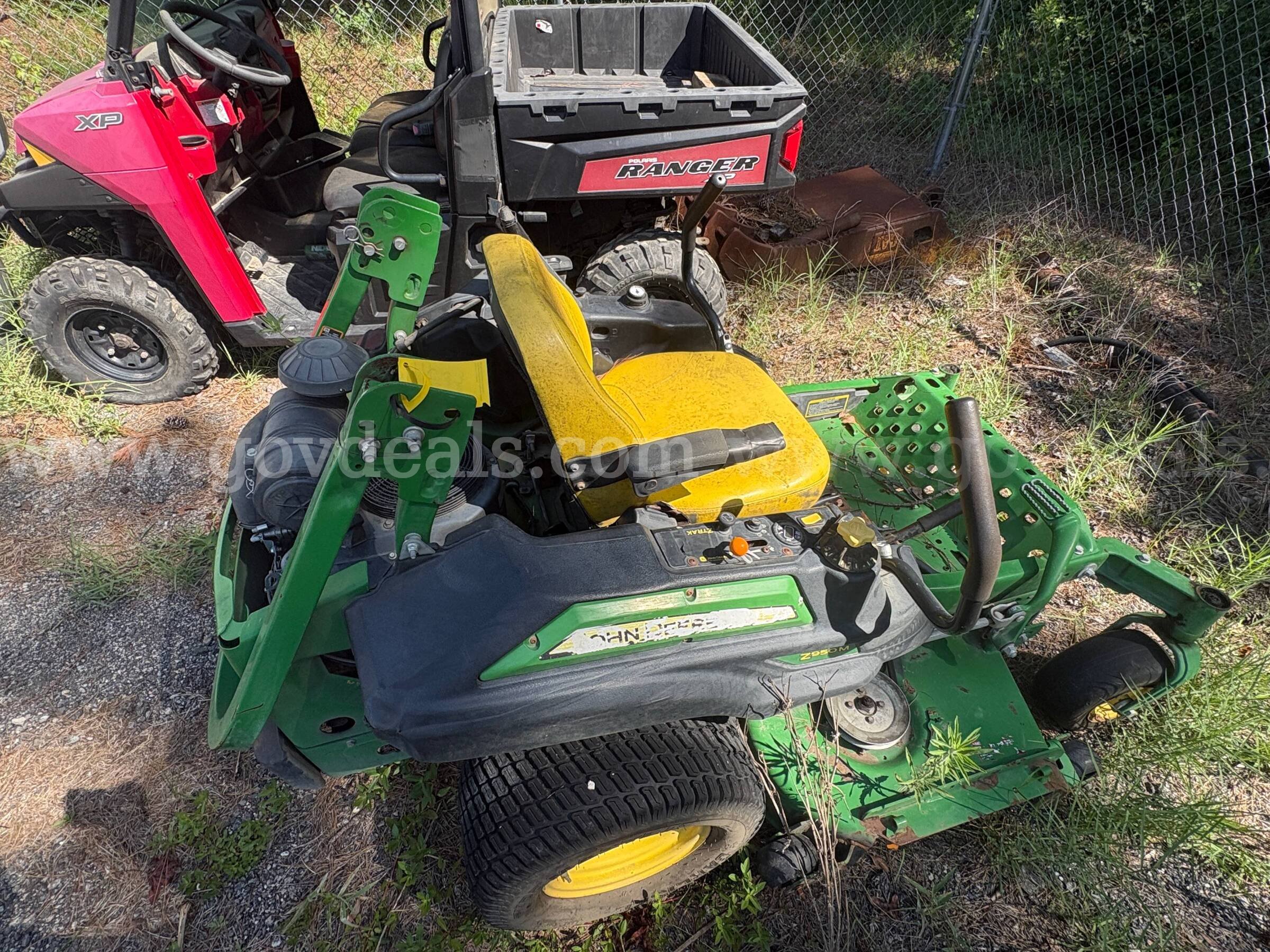John Deere Z950M ZTRAK Mower John Deere Z950M Government Surplus Auction - Photo #4
