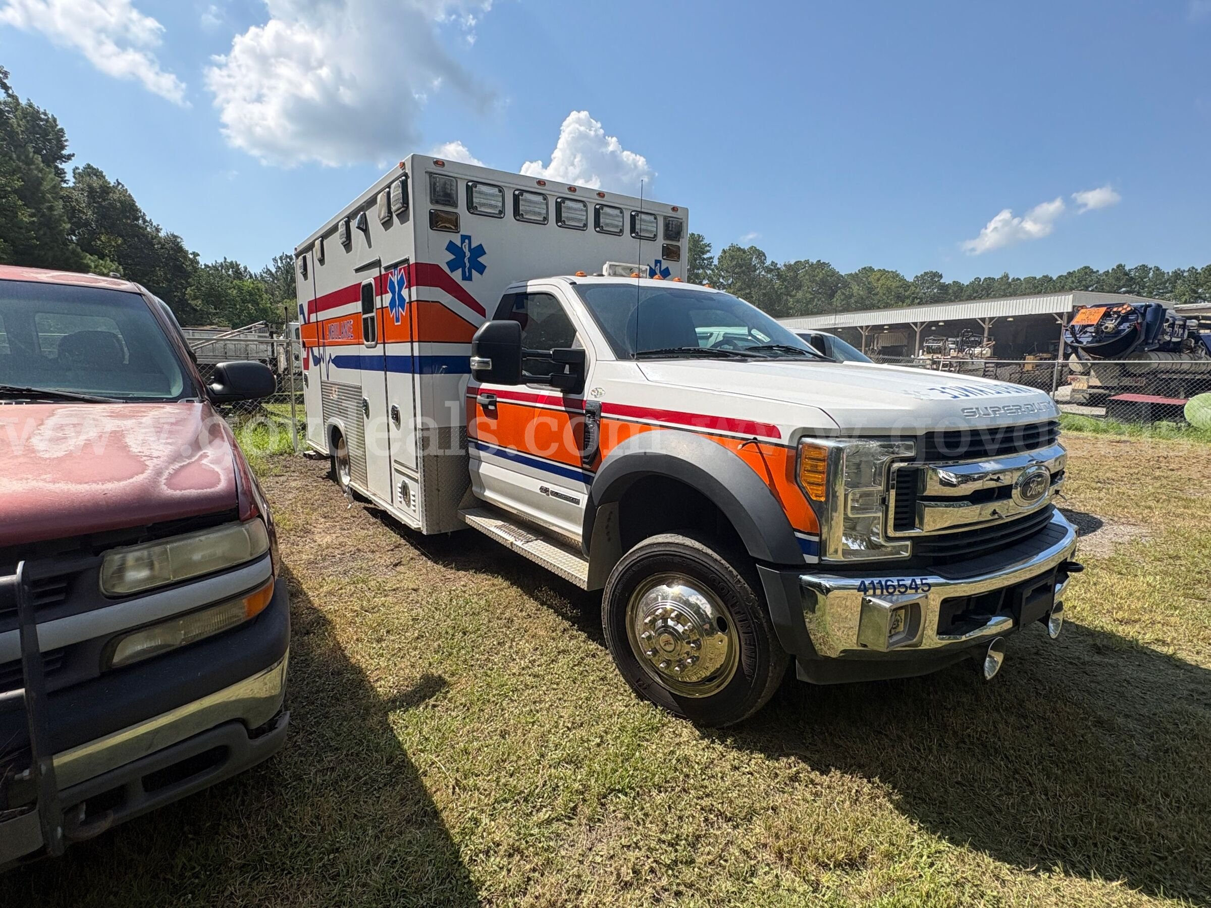 2017 Ford F-450 SD Ambulance Ford F-450 Government Surplus Auction - Photo #2