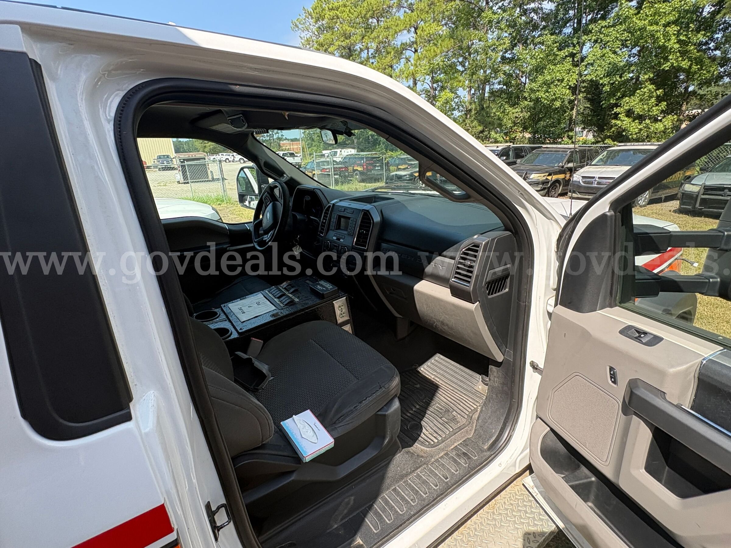 2017 Ford F-450 SD Ambulance Ford F-450 Government Surplus Auction - Photo #5