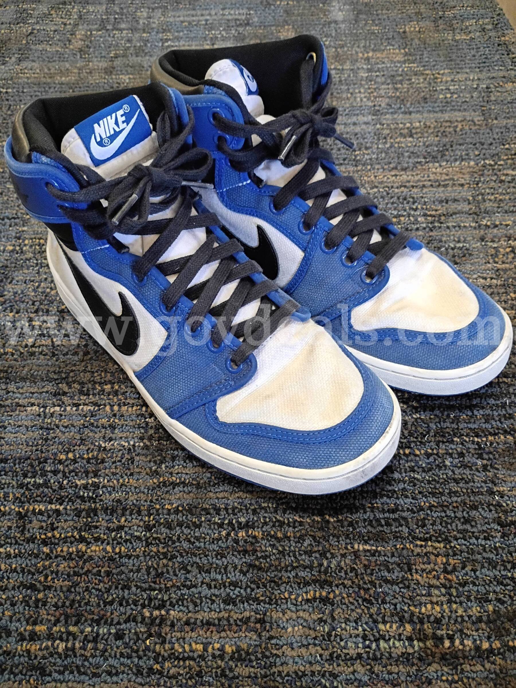 Air Jordan (Storm Blue) Size 9 (Lightly Used)