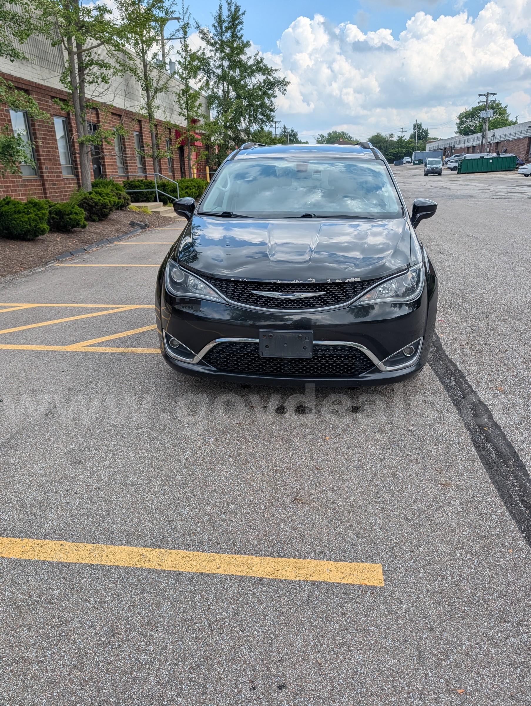 2018 Chrysler Pacifica Chrysler Pacifica Government Surplus Auction - Photo #2