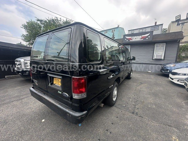 2012 Ford Econoline E-350 XLT Super Duty Extended Ford E-350 Government Surplus Auction - Photo #3