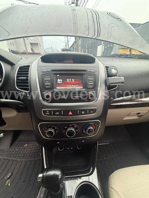 2015 Kia Sorento Kia Sorento Government Surplus Auction - Photo #4