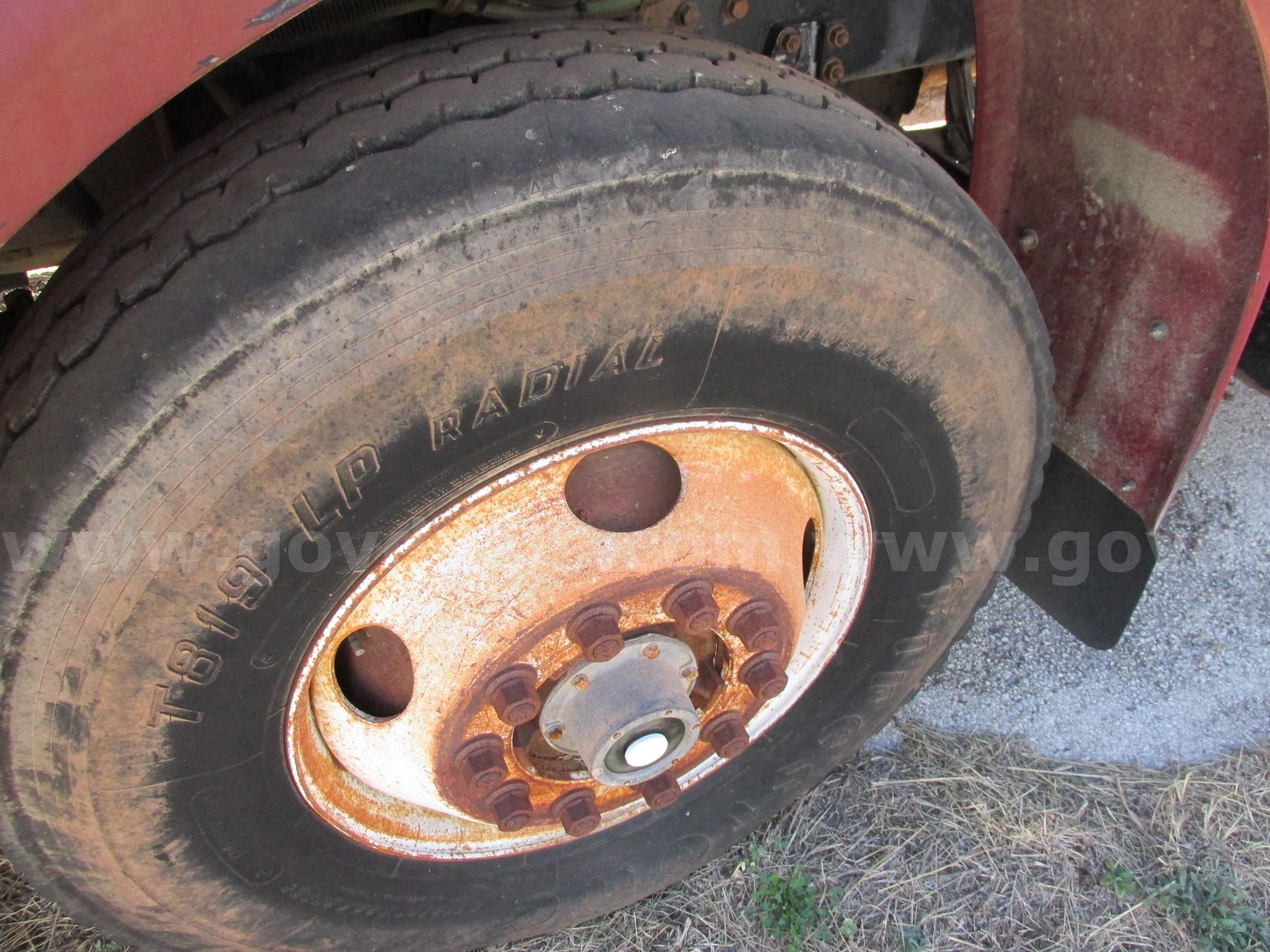 1998 Volvo Xpeditor WX Volvo Xpeditor WX Government Surplus Auction - Photo #4