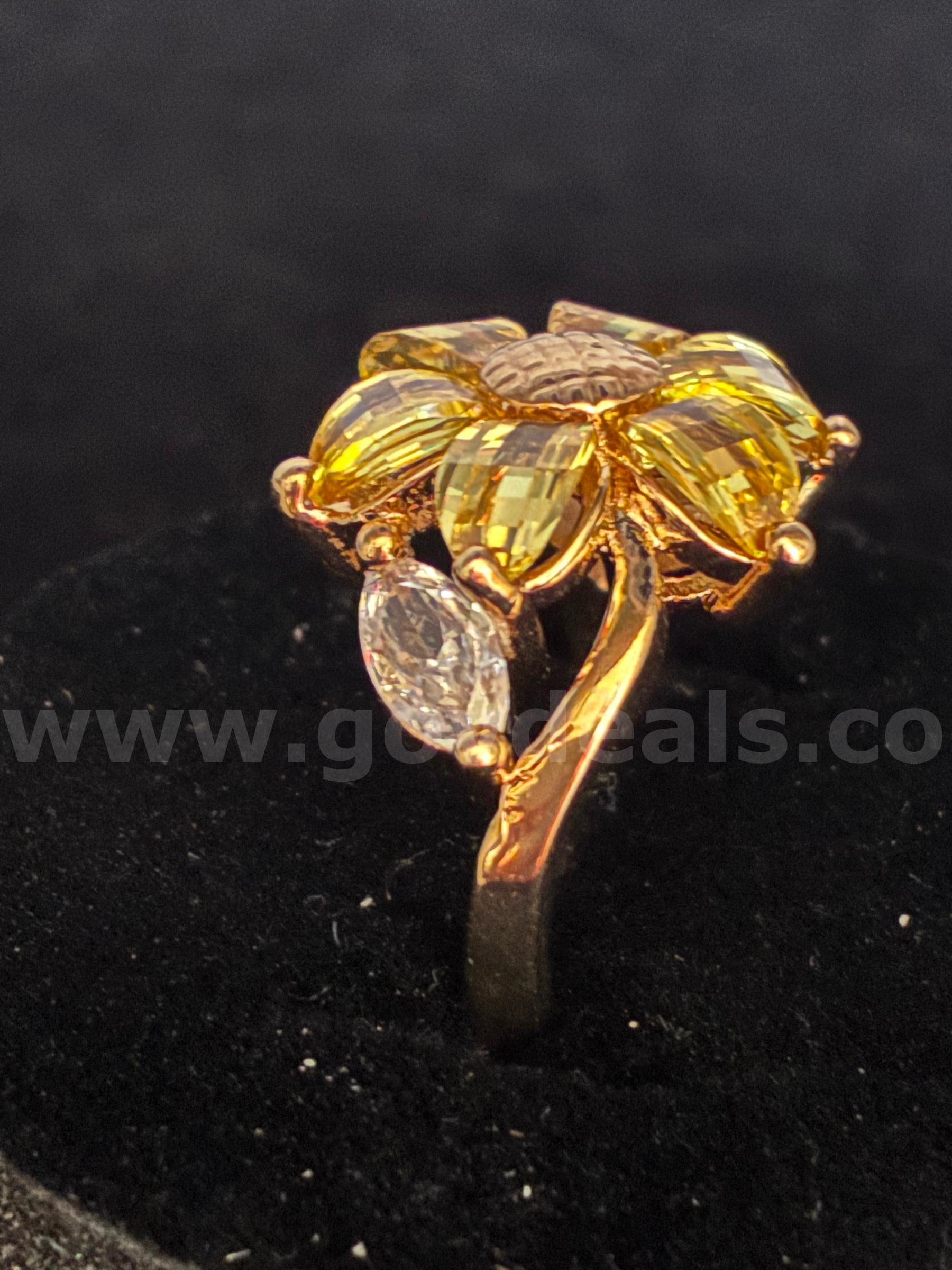 Size 5, Ladies Sun Flower Ring, Real 24k Gold Filled.   Government Surplus Auction - Photo #2