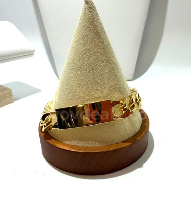 Beautiful, Heavy, 24k Gold Filled, 8 Inch, Thick Cuban Link ID Bracelet   Government Surplus Auction - Photo #3