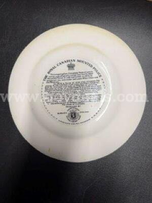 Vintage, Royal Canadian Mounted Police Plate, Excellent Condition, No Defects   Government Surplus Auction - Photo #3