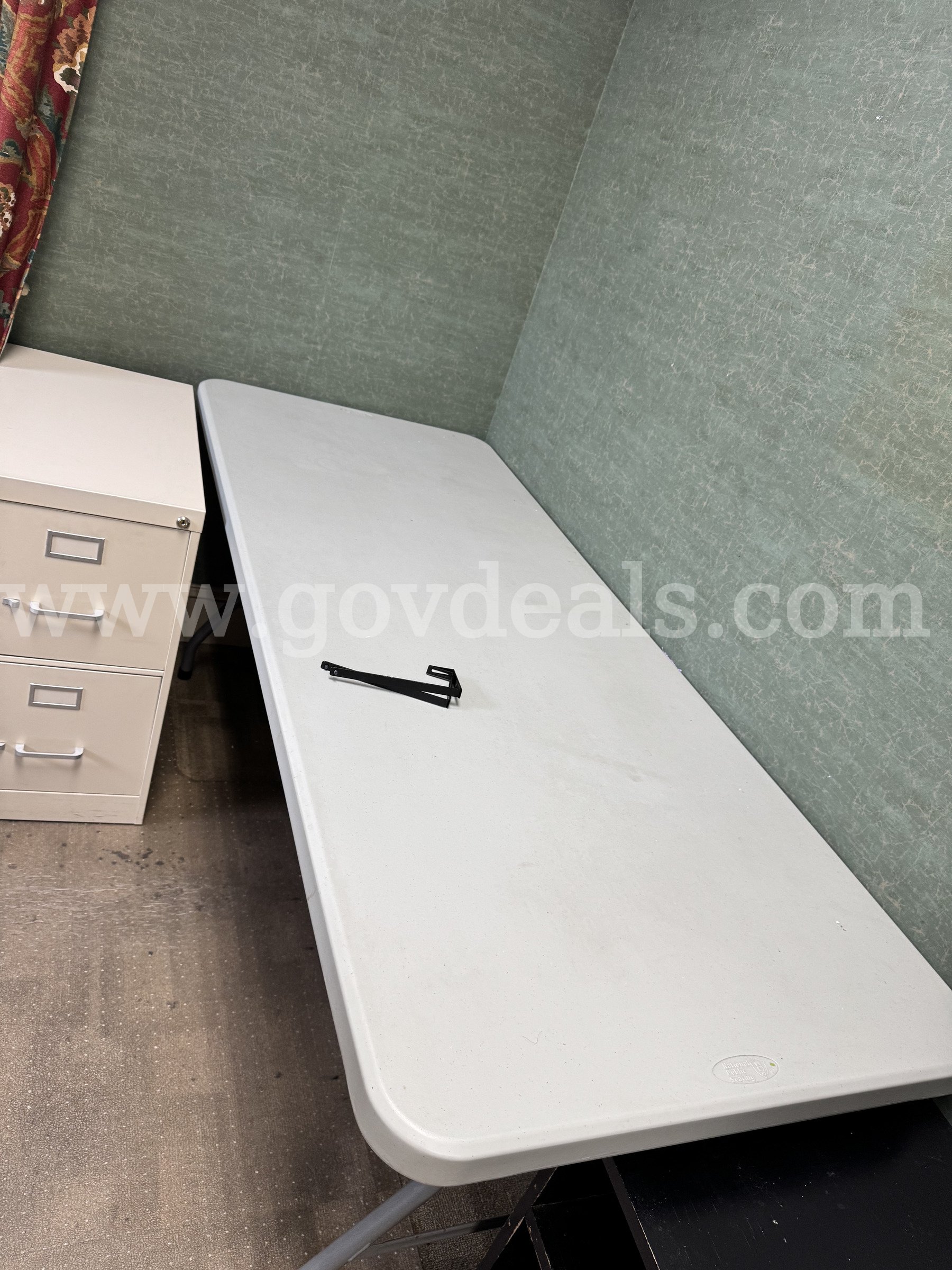 Lot of Used Folding Tables   Government Surplus Auction - Photo #2