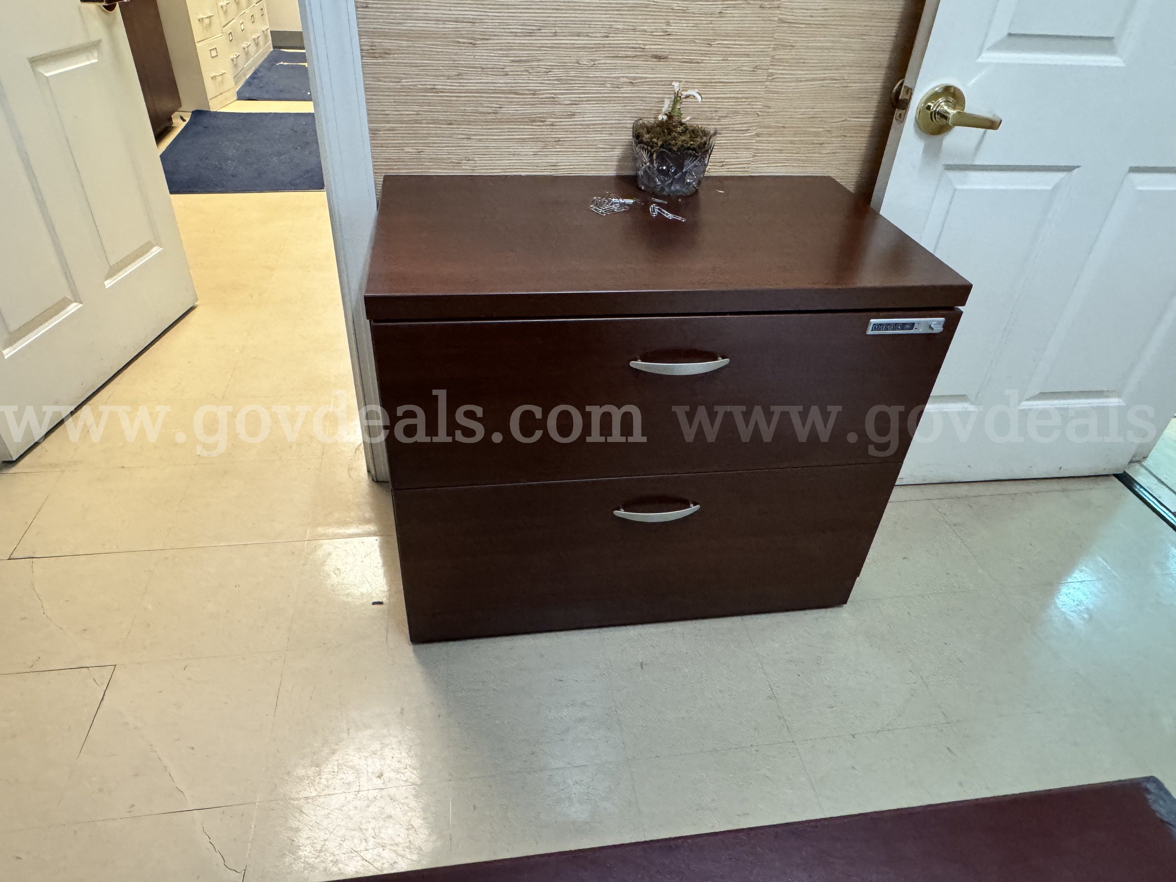 Used Office Furniture Room 2   Government Surplus Auction - Photo #2