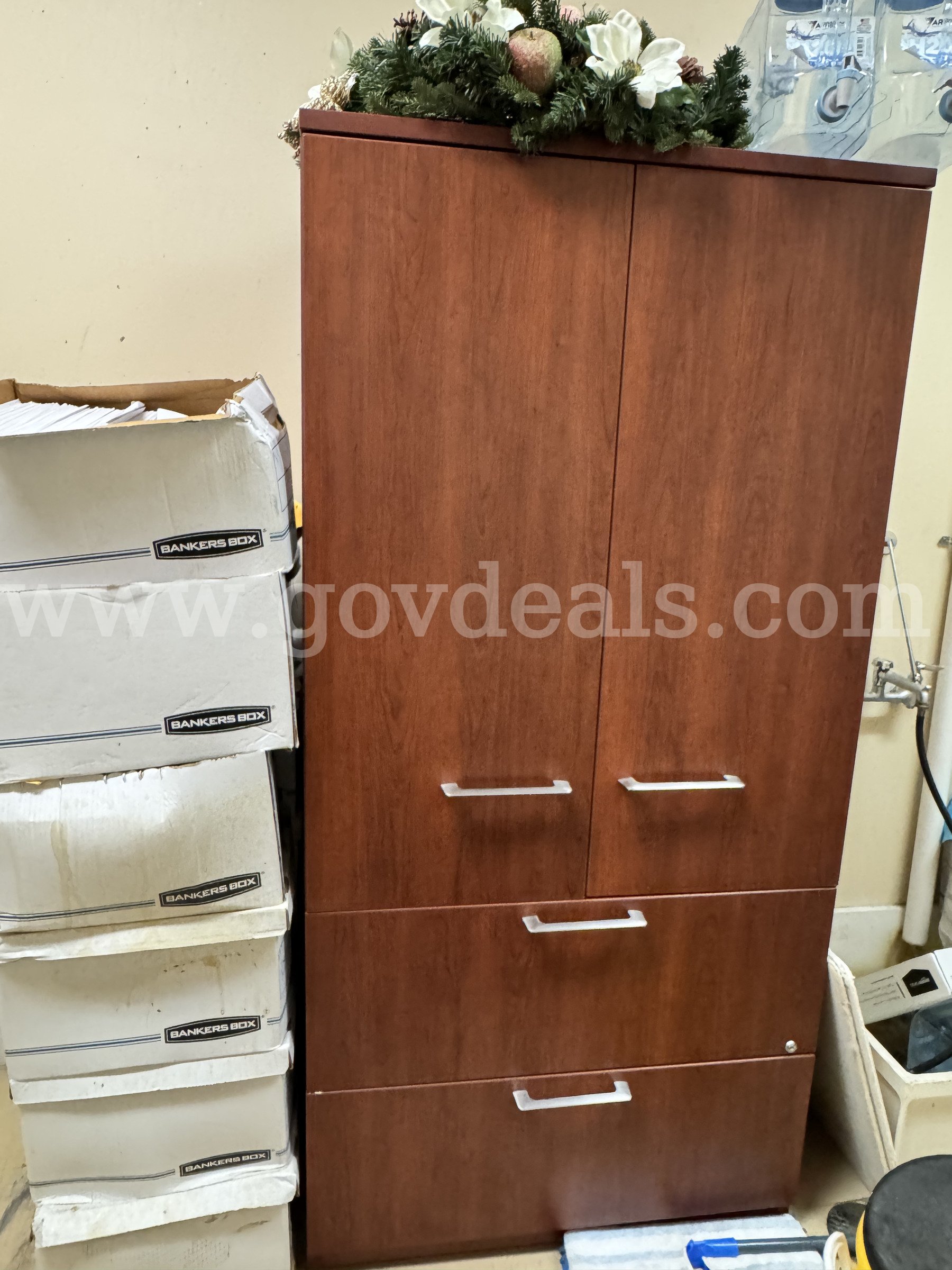 Lot of Used Office Cabinets and Drawers   Government Surplus Auction - Photo #4