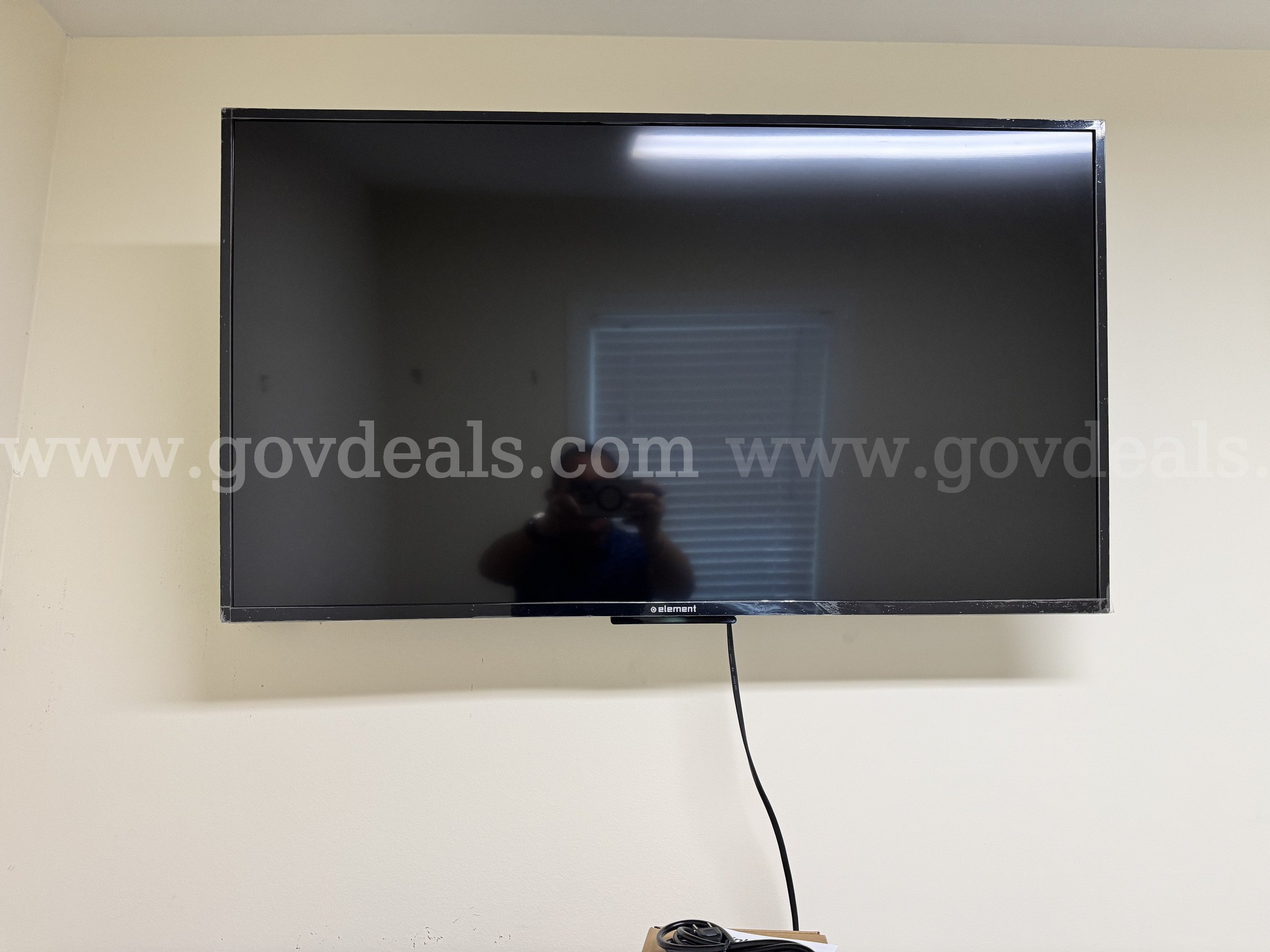 Used Element TV