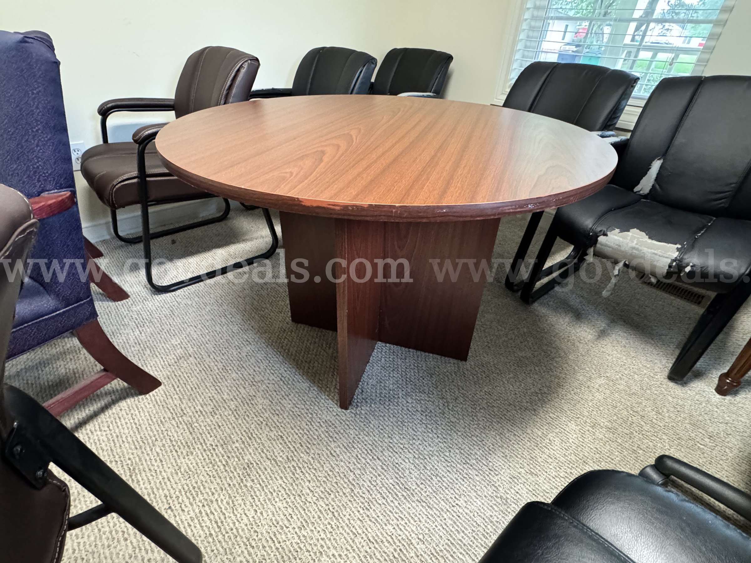 Used Round Table   Government Surplus Auction - Photo #2