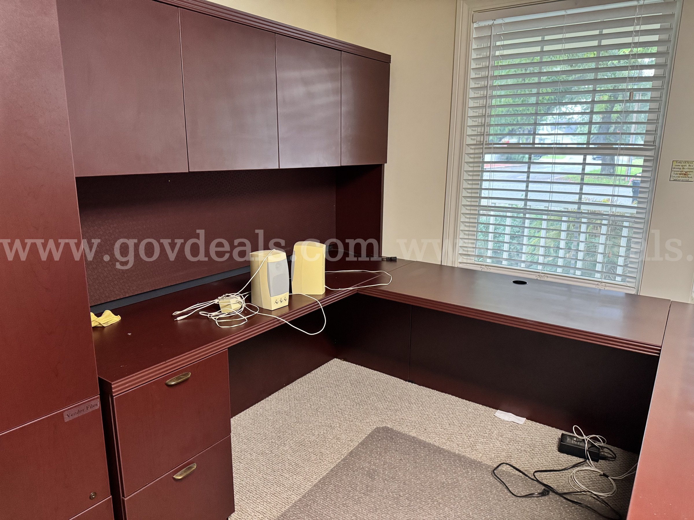 Used Office Drawers and Desk   Government Surplus Auction - Photo #2