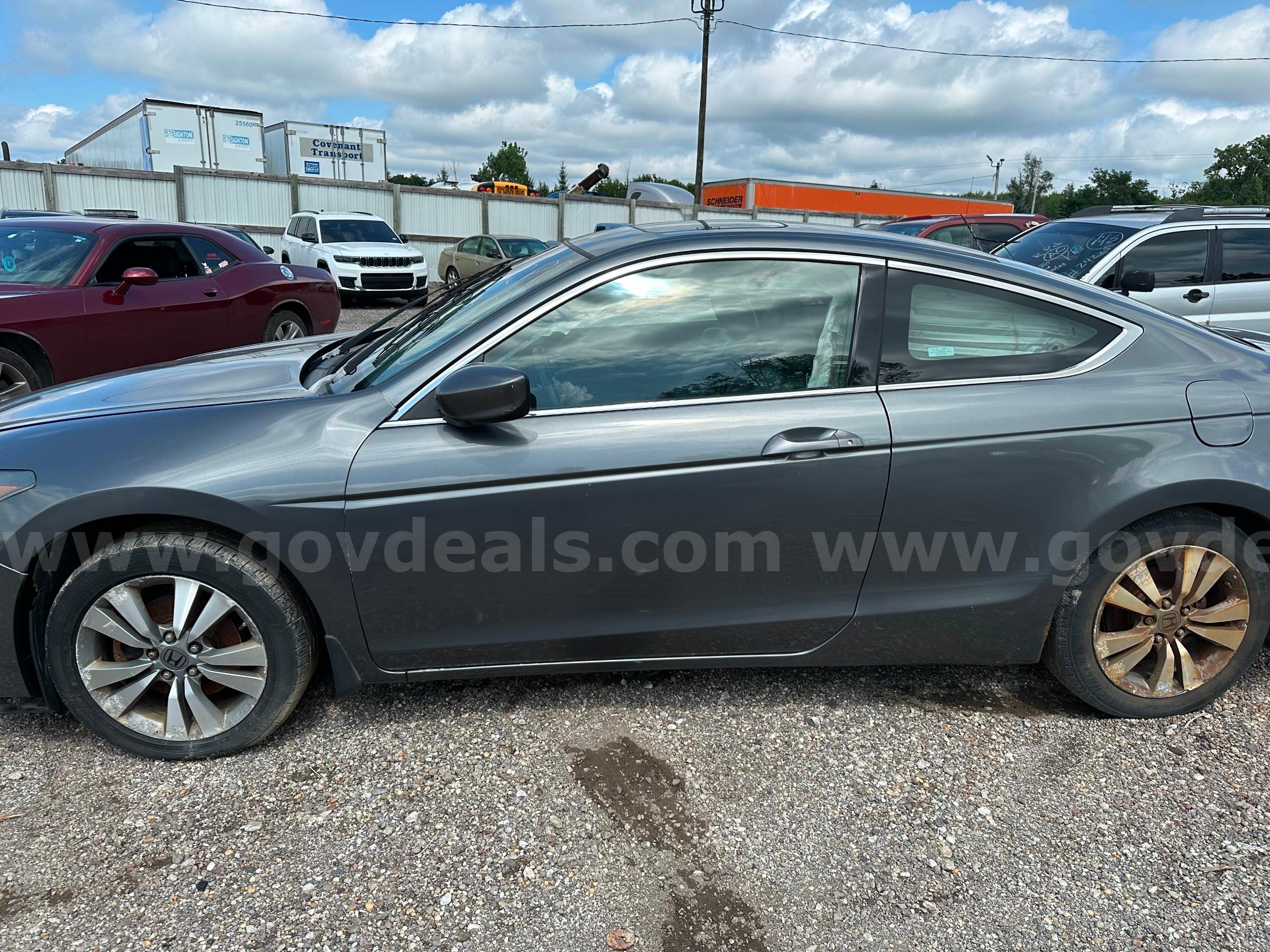2009 Honda Accord EX-L Coupe AT Honda Accord Government Surplus Auction - Photo #2