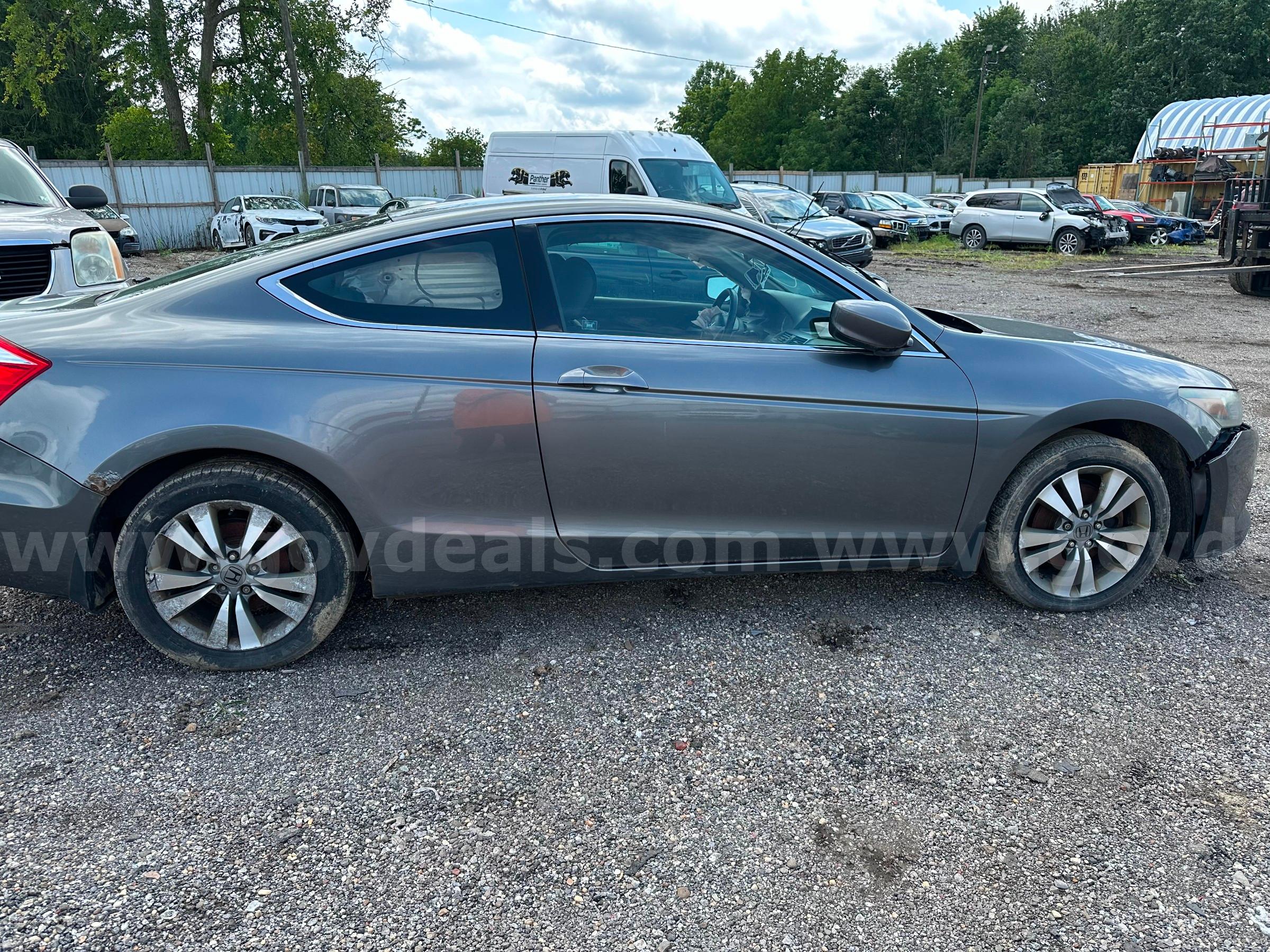 2009 Honda Accord EX-L Coupe AT Honda Accord Government Surplus Auction - Photo #3