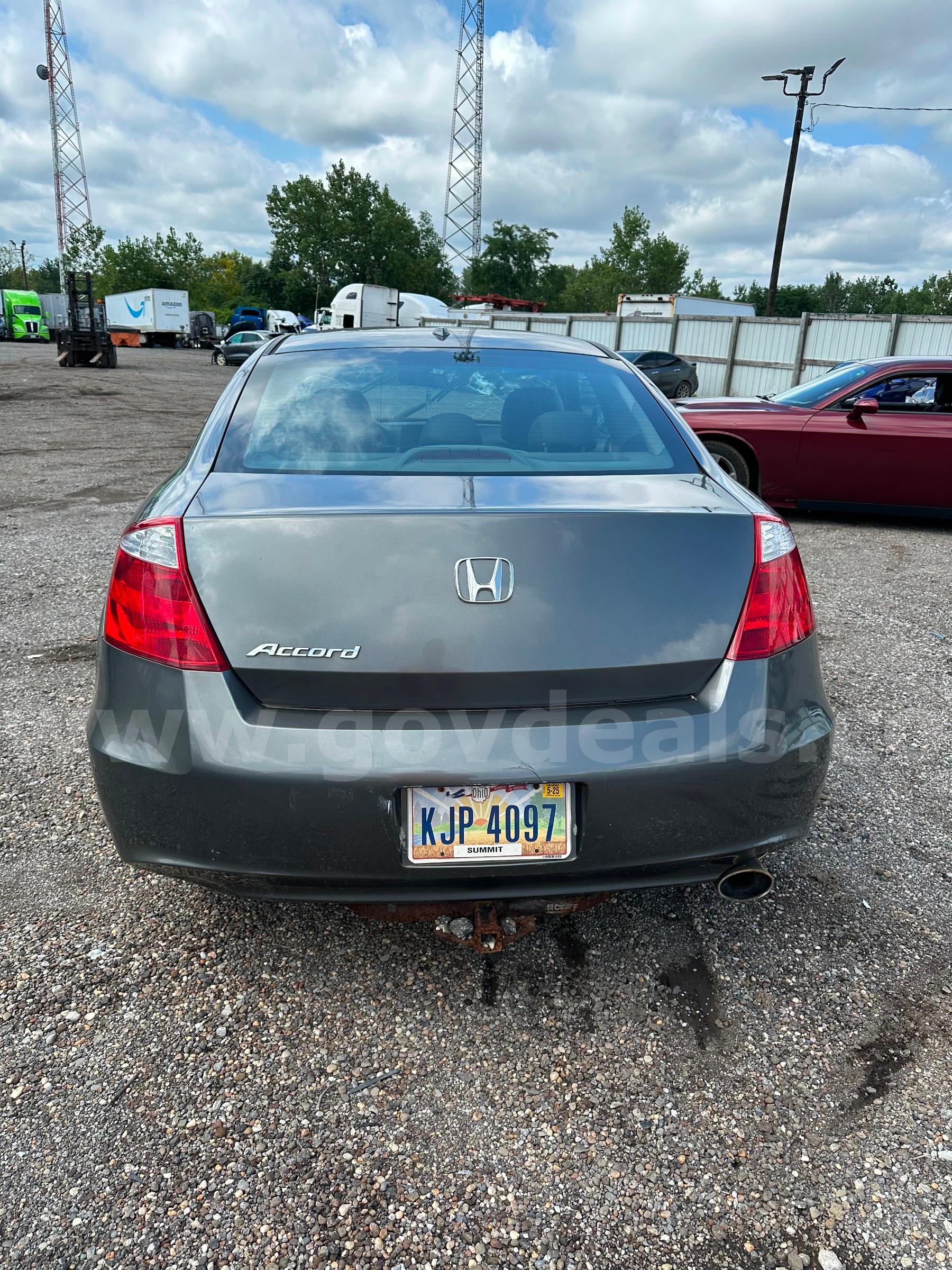 2009 Honda Accord EX-L Coupe AT Honda Accord Government Surplus Auction - Photo #4