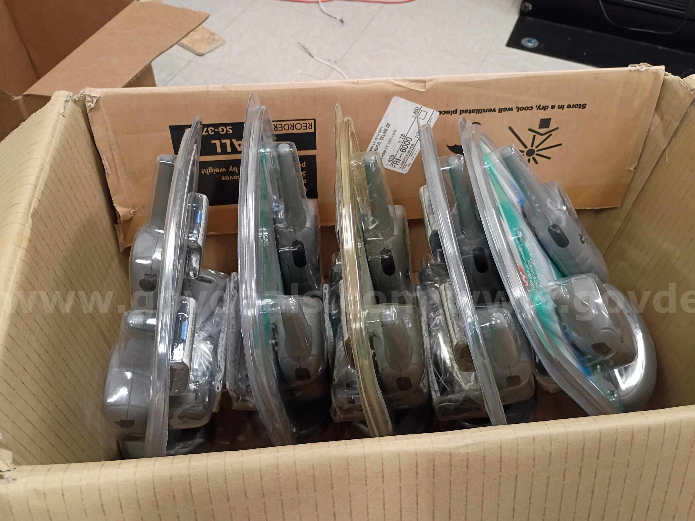 Radioshack radios   Government Surplus Auction - Photo #2