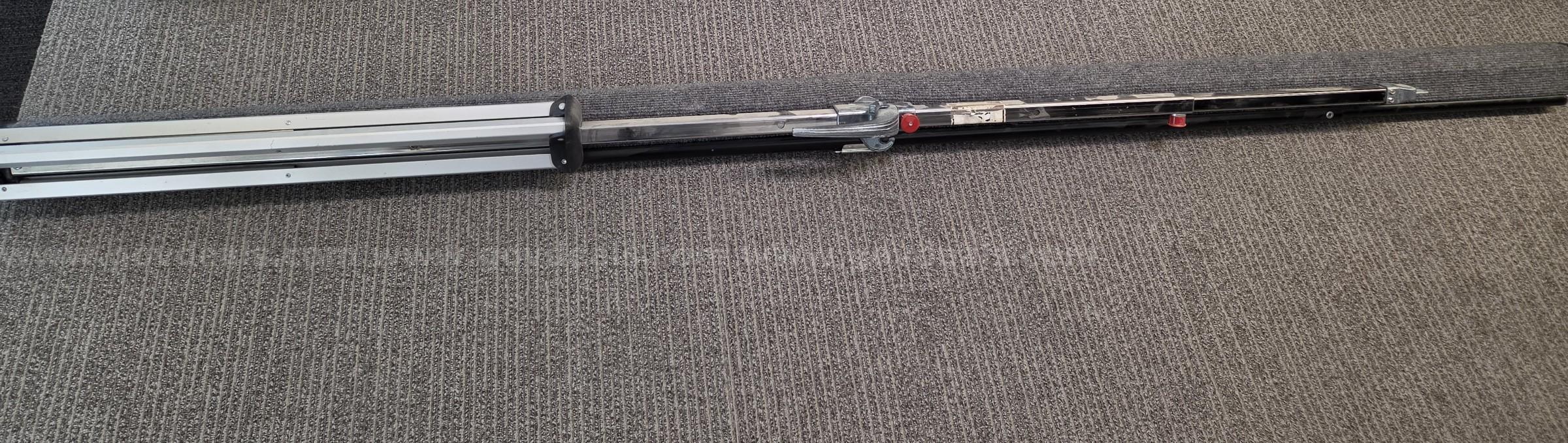 Portable Tripod Projection Screen & Sanyo PLC-5600N MultiMedia ProX-II Projector Da-Lite & Sanyo 5600N Government Surplus Auction - Photo #2
