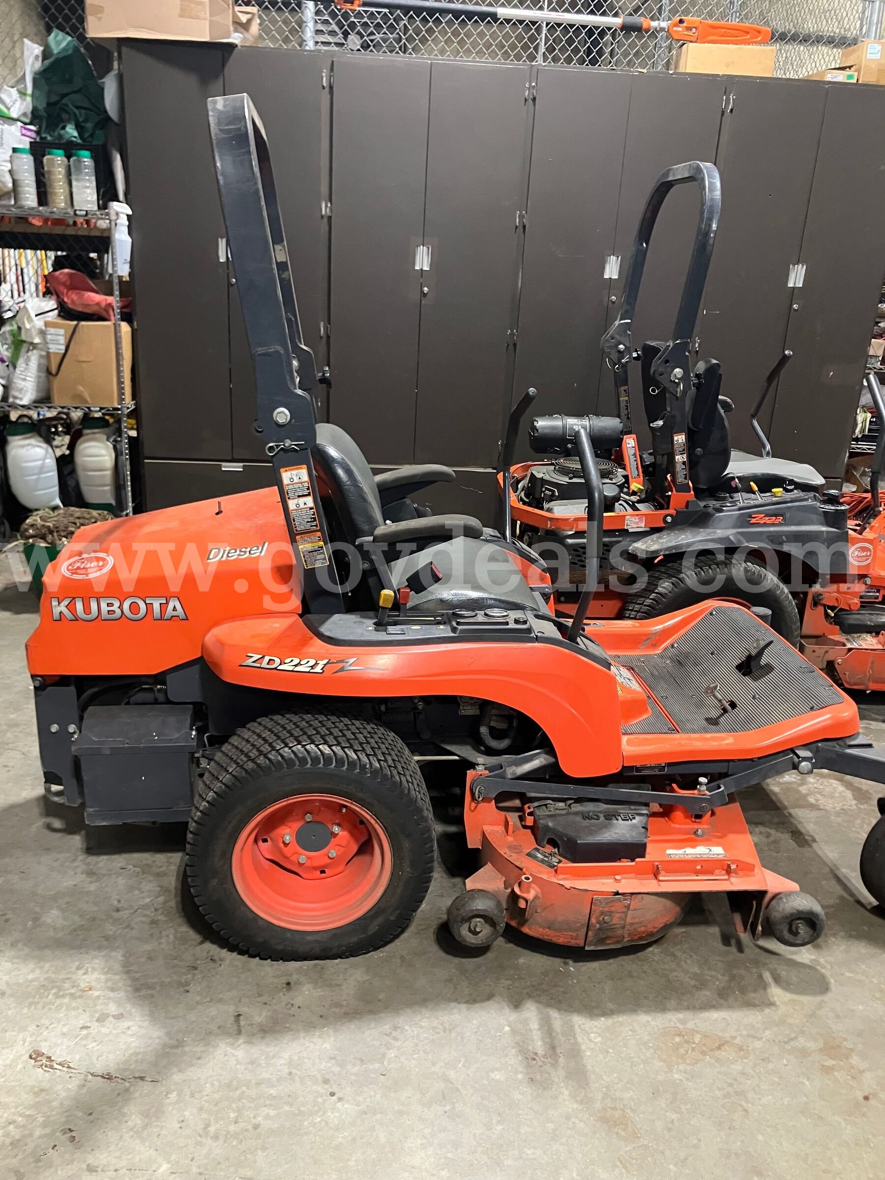2014 Kubota ZD221-54 Zero Turn Diesel Mower Kubota ZD221 Government Surplus Auction - Photo #5