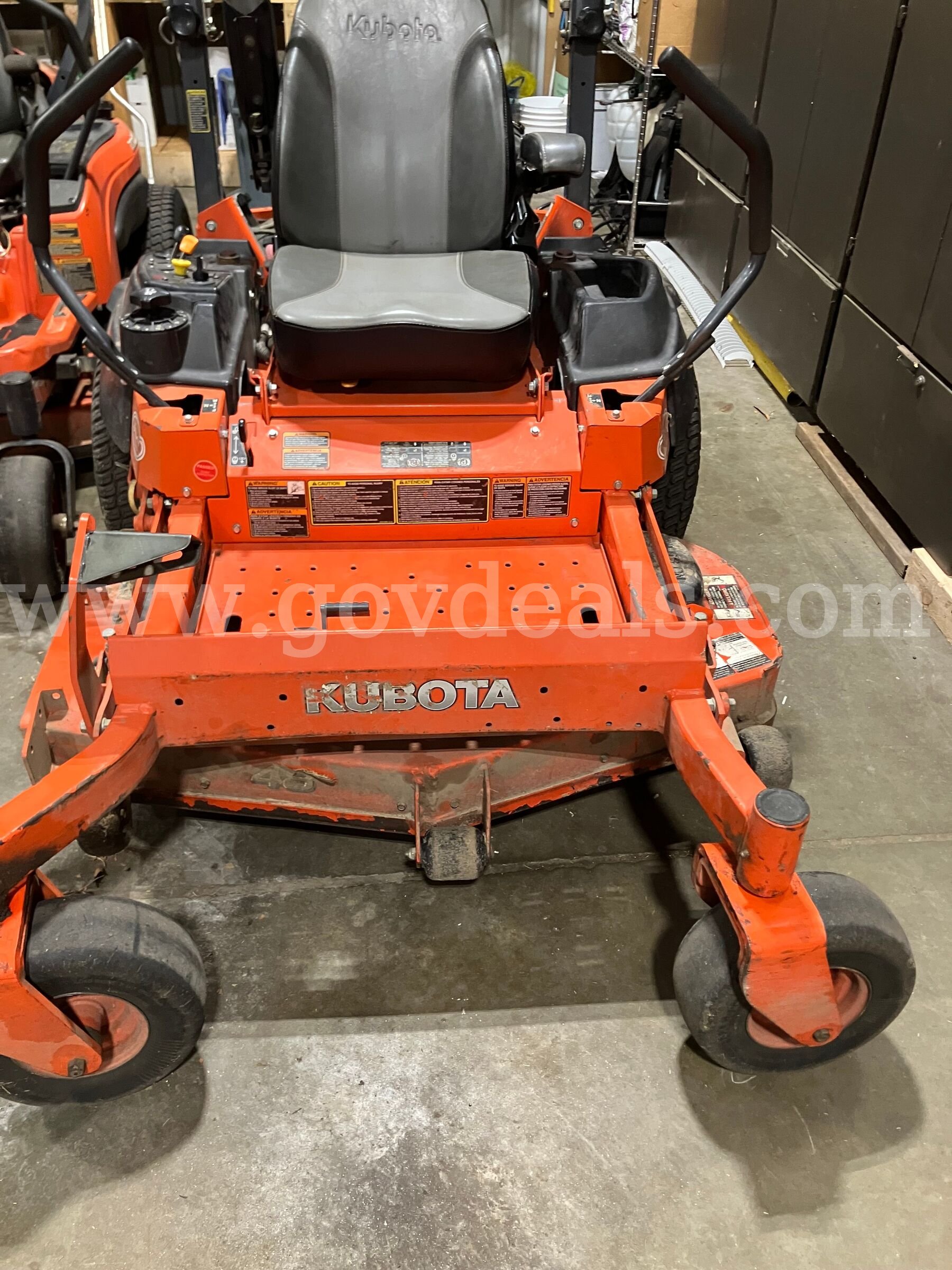 2014 Kubota Z723 zero-turn riding mower
