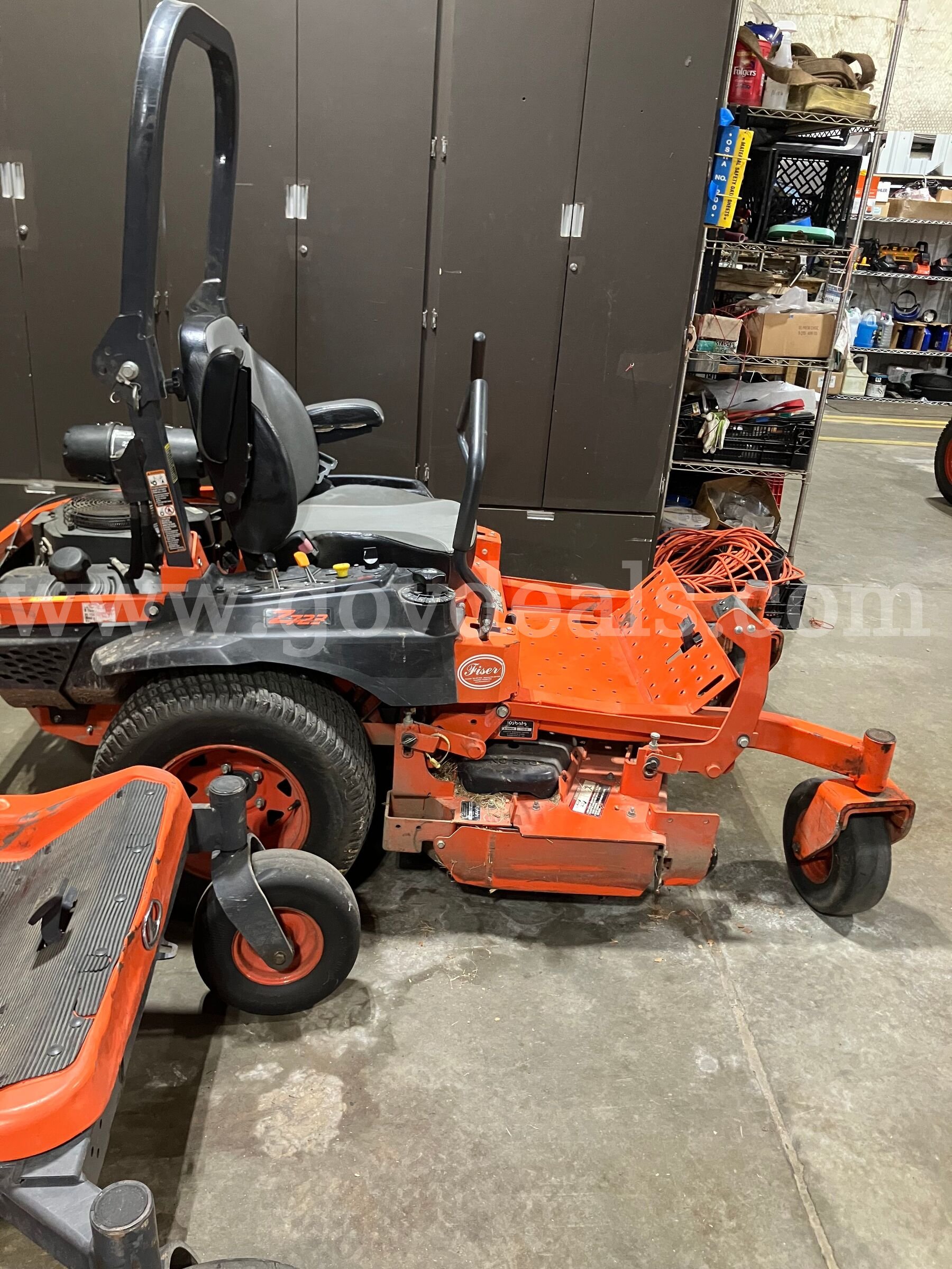 2014 Kubota Z723 zero-turn riding mower Kubota Z723 Government Surplus Auction - Photo #4