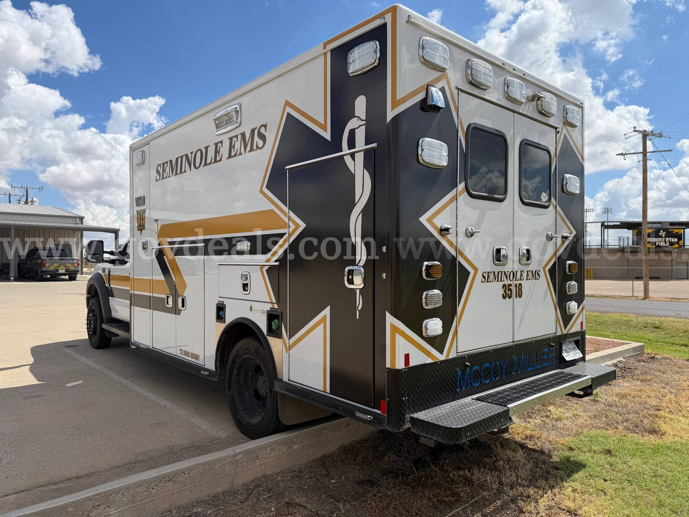 2017 Ford F450 type I ambulance Ford F450/McCoy Miller F450 Government Surplus Auction - Photo #4