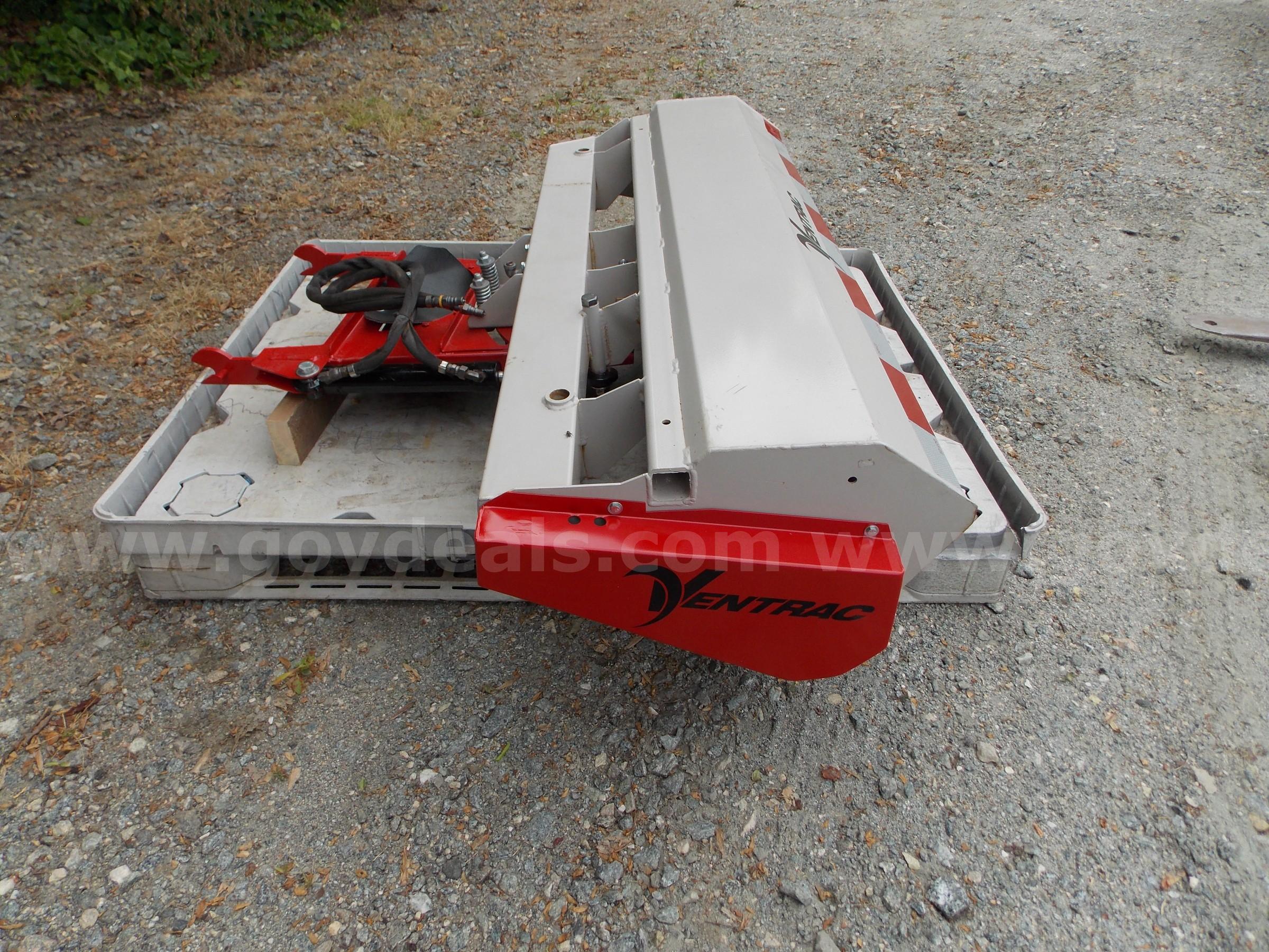 VENTRAC LB540 POWER ANGLE BROOM ATTACHMENT for 3400 Series Tractors  LB540 Government Surplus Auction - Photo #5