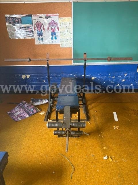 Lot of Weight Benches, Weights, and Lifting Equipment   Government Surplus Auction - Photo #5