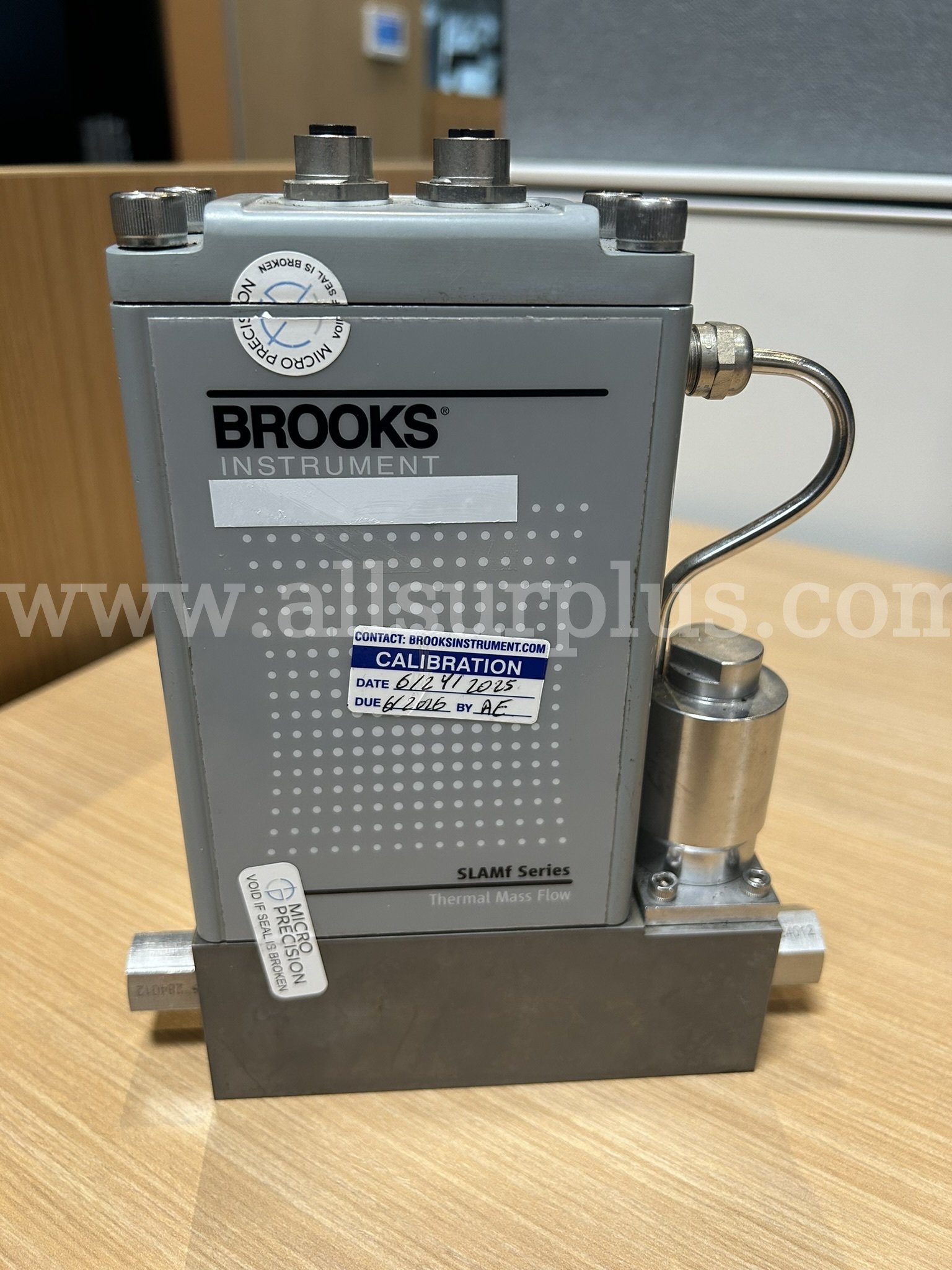 Brooks Digital Gas MFC for Air at 20 SLPM MFC Model: SLAMF5071GAB1A2A1 Brooks SLAMF5 Government Surplus Auction - Photo #2