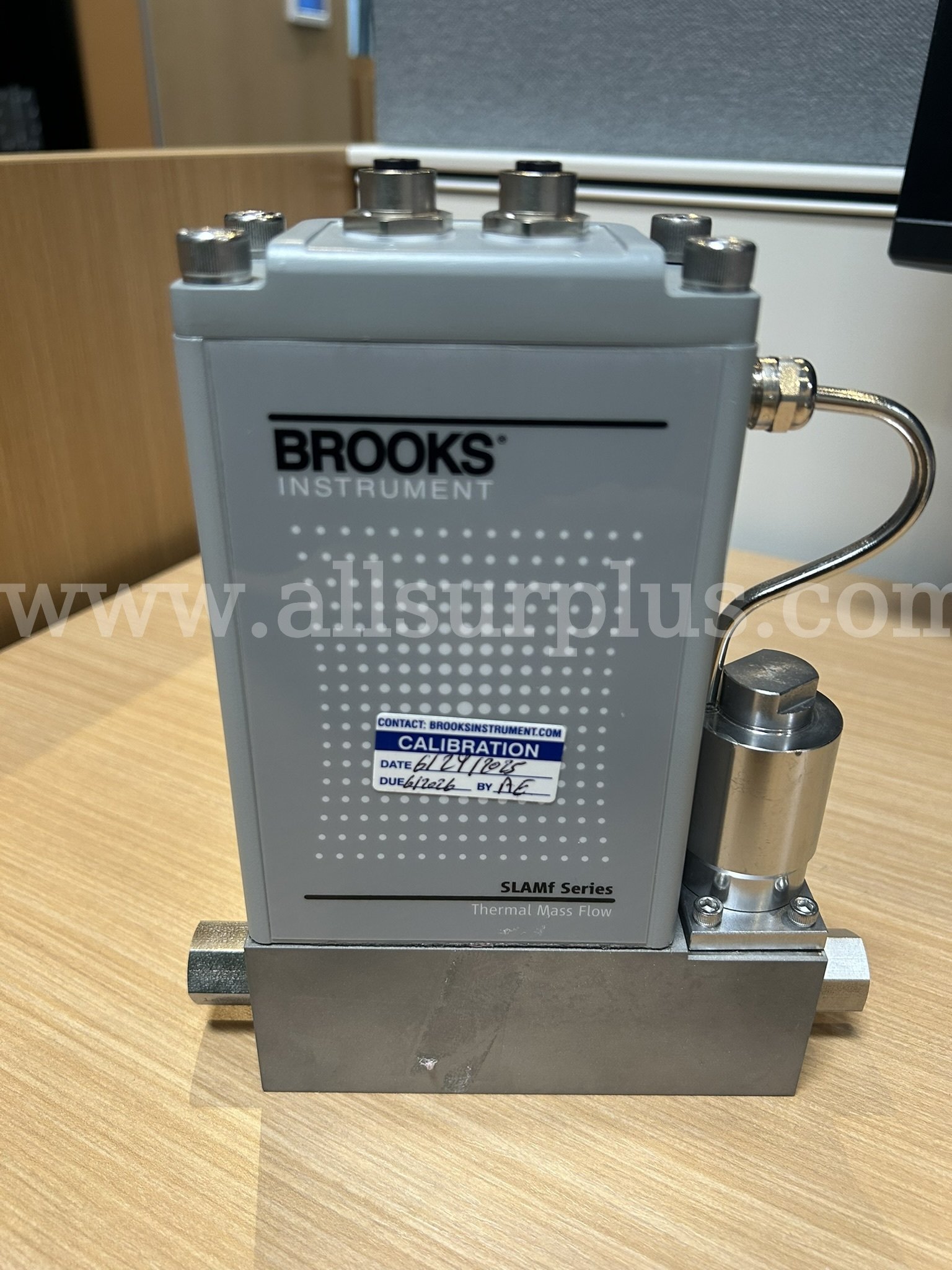 Brooks Digital Gas MFC for Air at 40 SLPM MFC Model: SLAMF5071GAB1A2A1   Government Surplus Auction - Photo #2