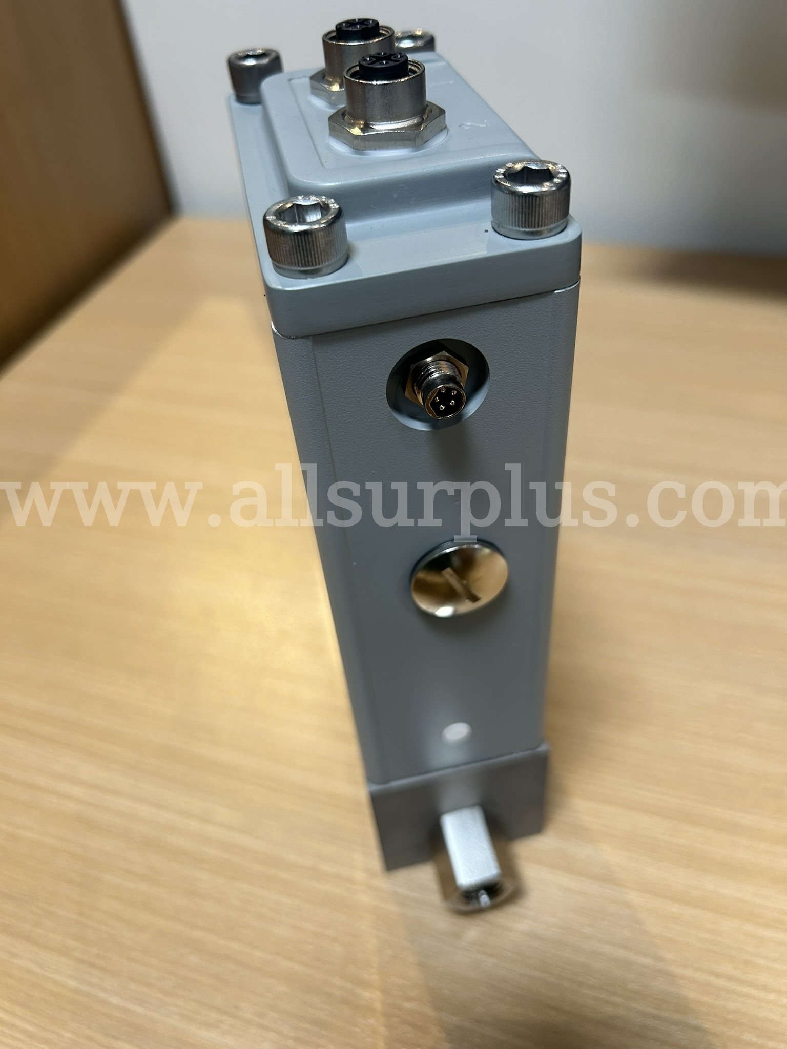 Brooks Digital Gas MFC for Air at 40 SLPM MFC Model: SLAMF5071GAB1A2A1   Government Surplus Auction - Photo #4