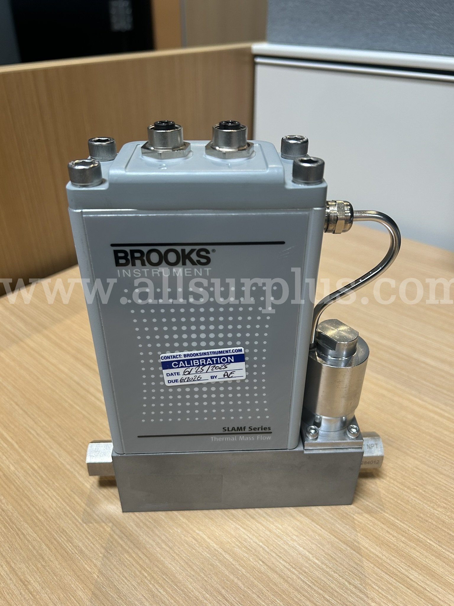 Brooks Digital Gas MFC for Oxygen at 20 SLPM MFC Model: SLAMF5071GAB1A2A1   Government Surplus Auction - Photo #2