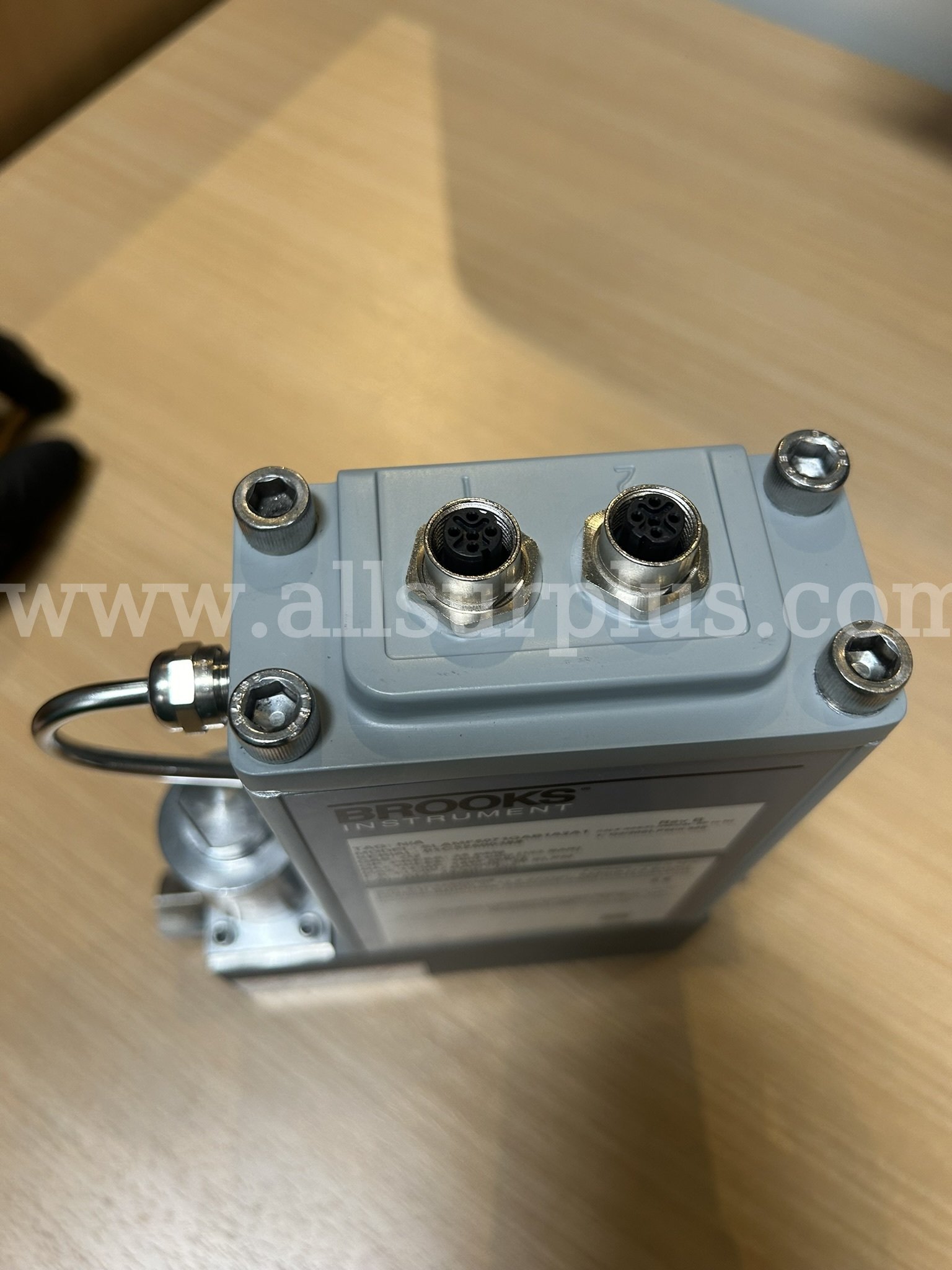 Brooks Digital Gas MFC for Oxygen at 20 SLPM MFC Model: SLAMF5071GAB1A2A1   Government Surplus Auction - Photo #4