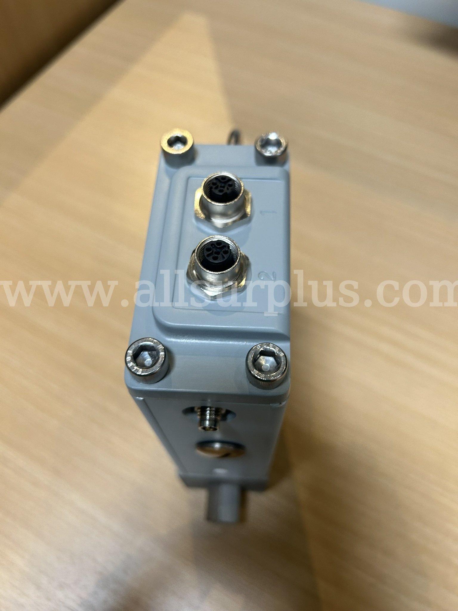 Brooks Digital Gas MFC for Nitrogen at 10 SLPM MFC Model: SLAMF5071GAB1A2A1   Government Surplus Auction - Photo #5